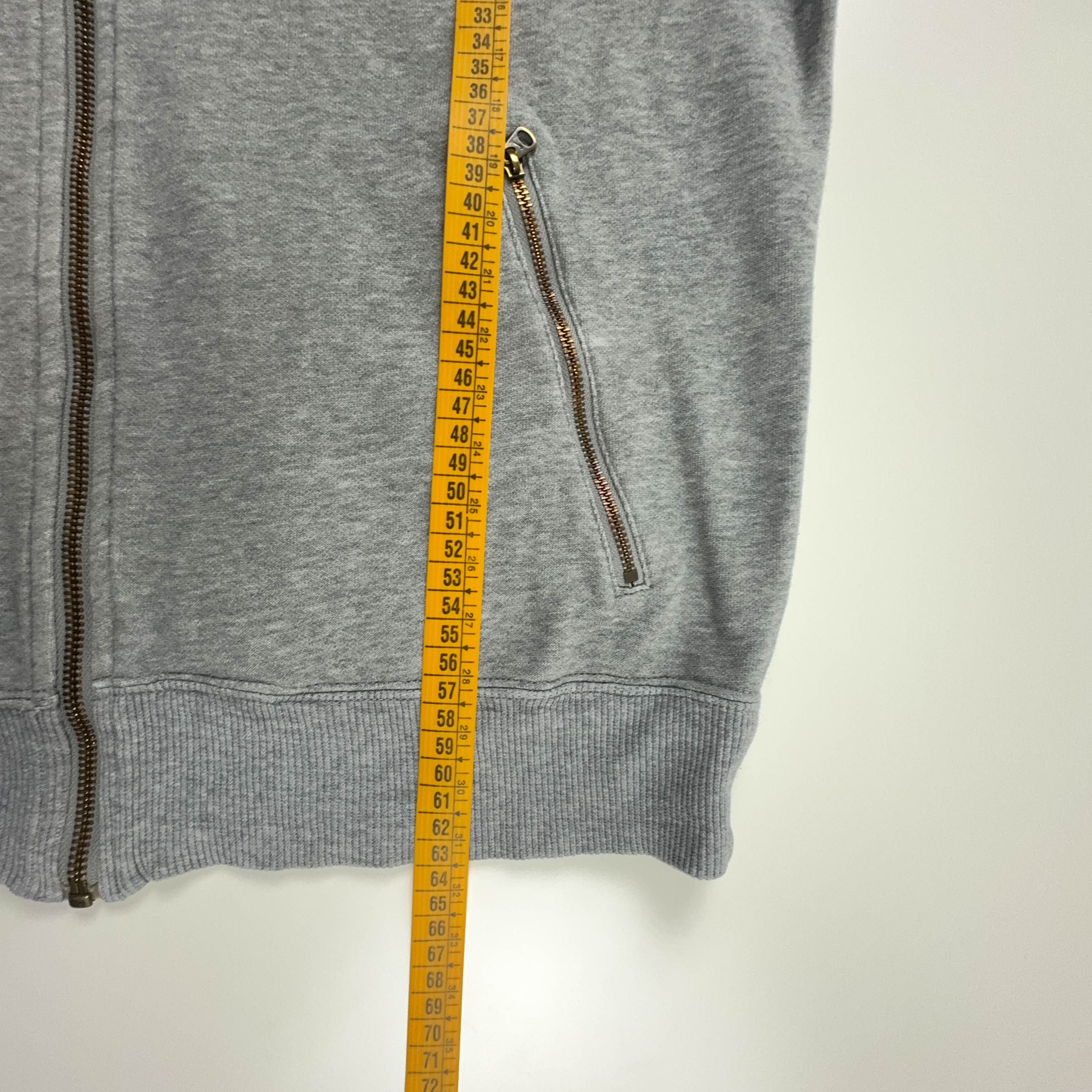 Felpa Nike Vintage grigia e nera con zip e cappuccio anni 2000 - Taglia M uomo