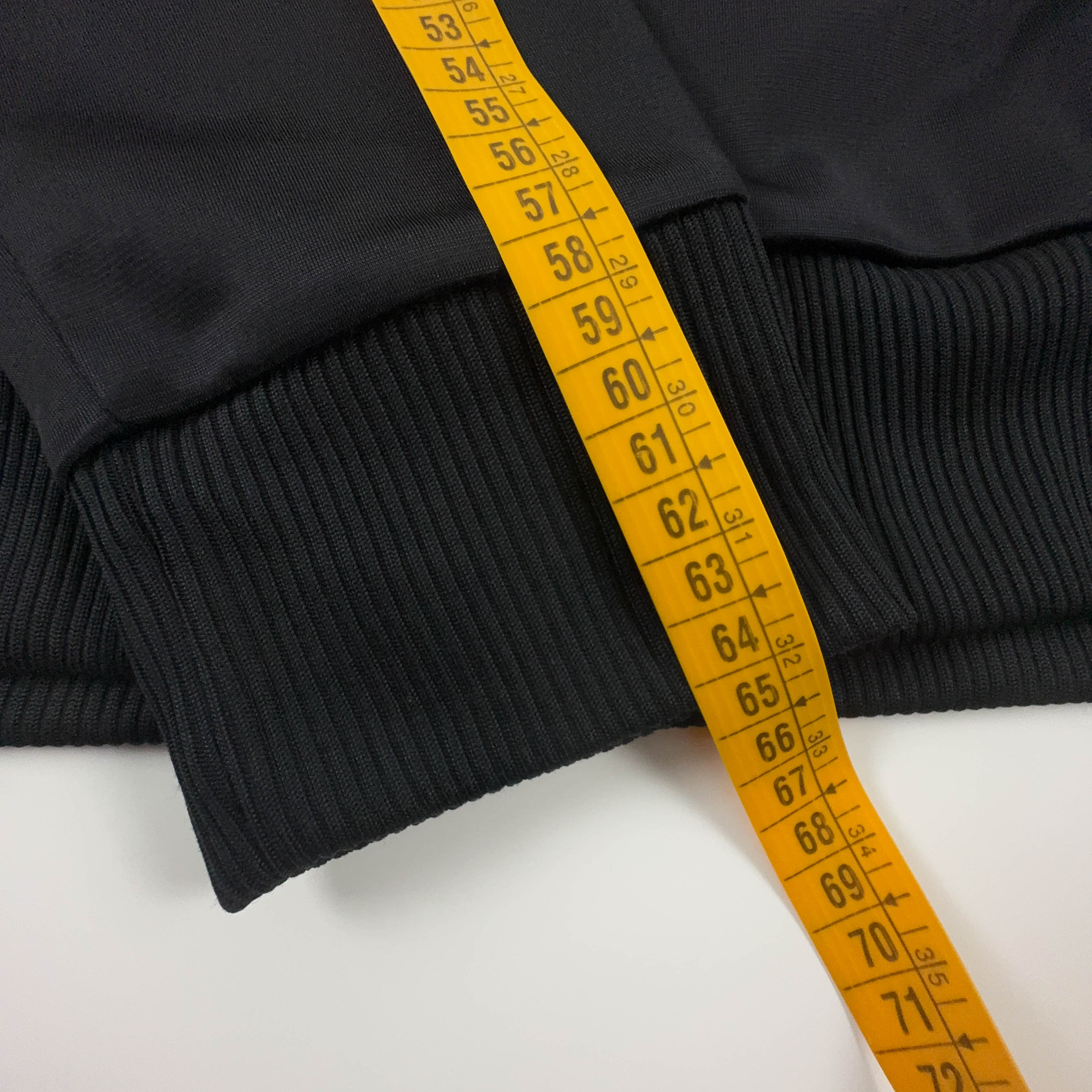 Felpa Fred Perry nera e grigia con zip e logo ricamato - Taglia S uomo