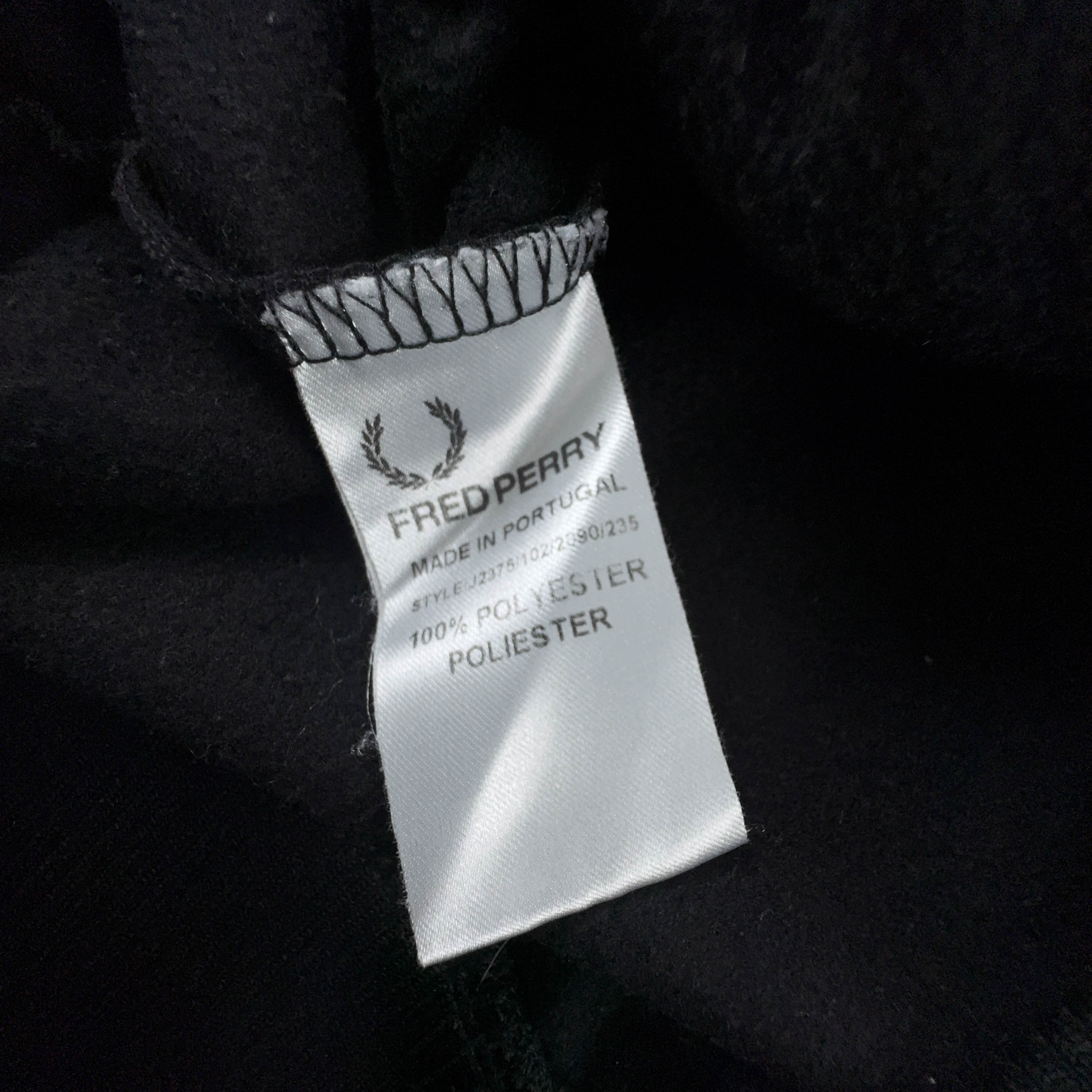 Felpa Fred Perry nera e grigia con zip e logo ricamato - Taglia S uomo