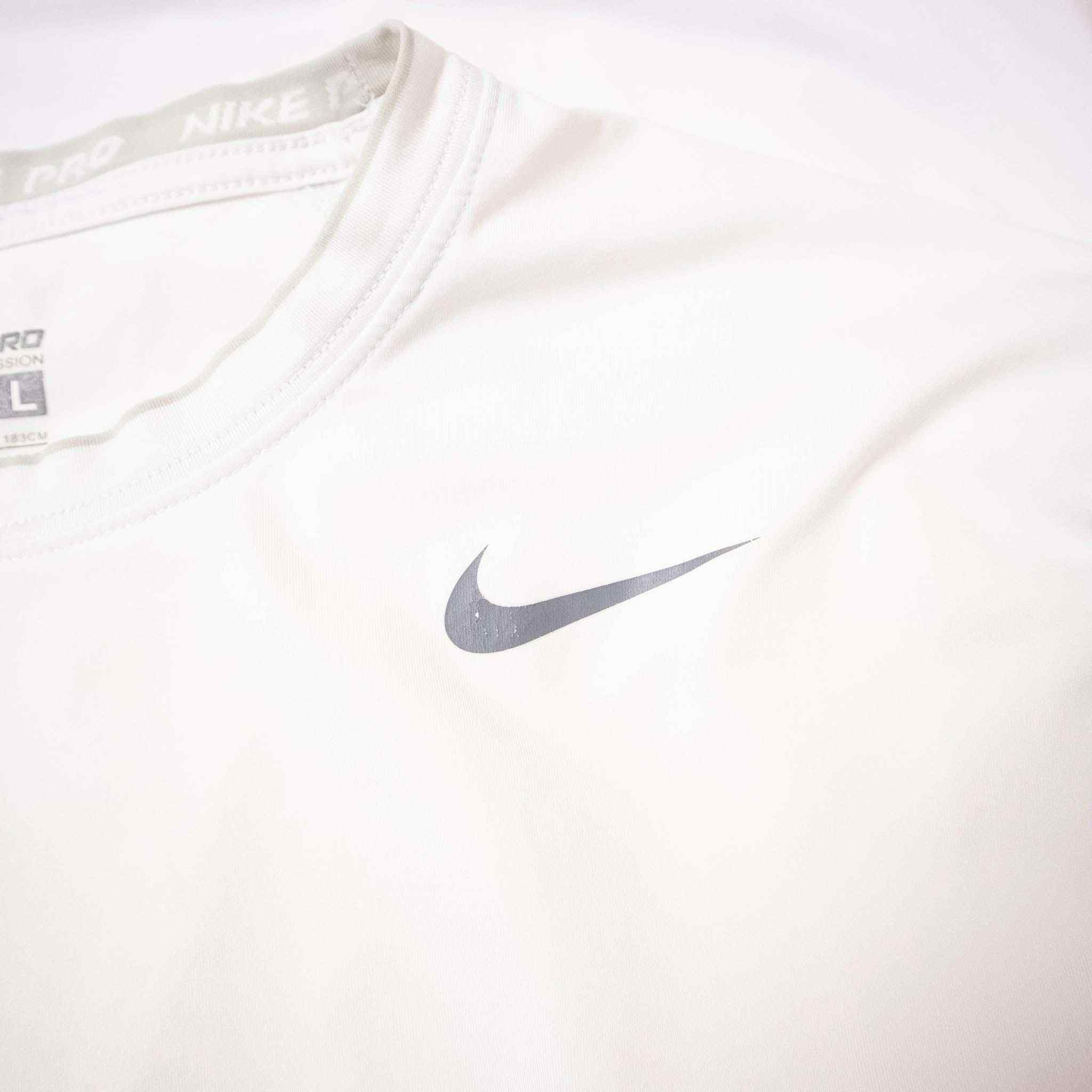 Nike T-Shirt - Size L