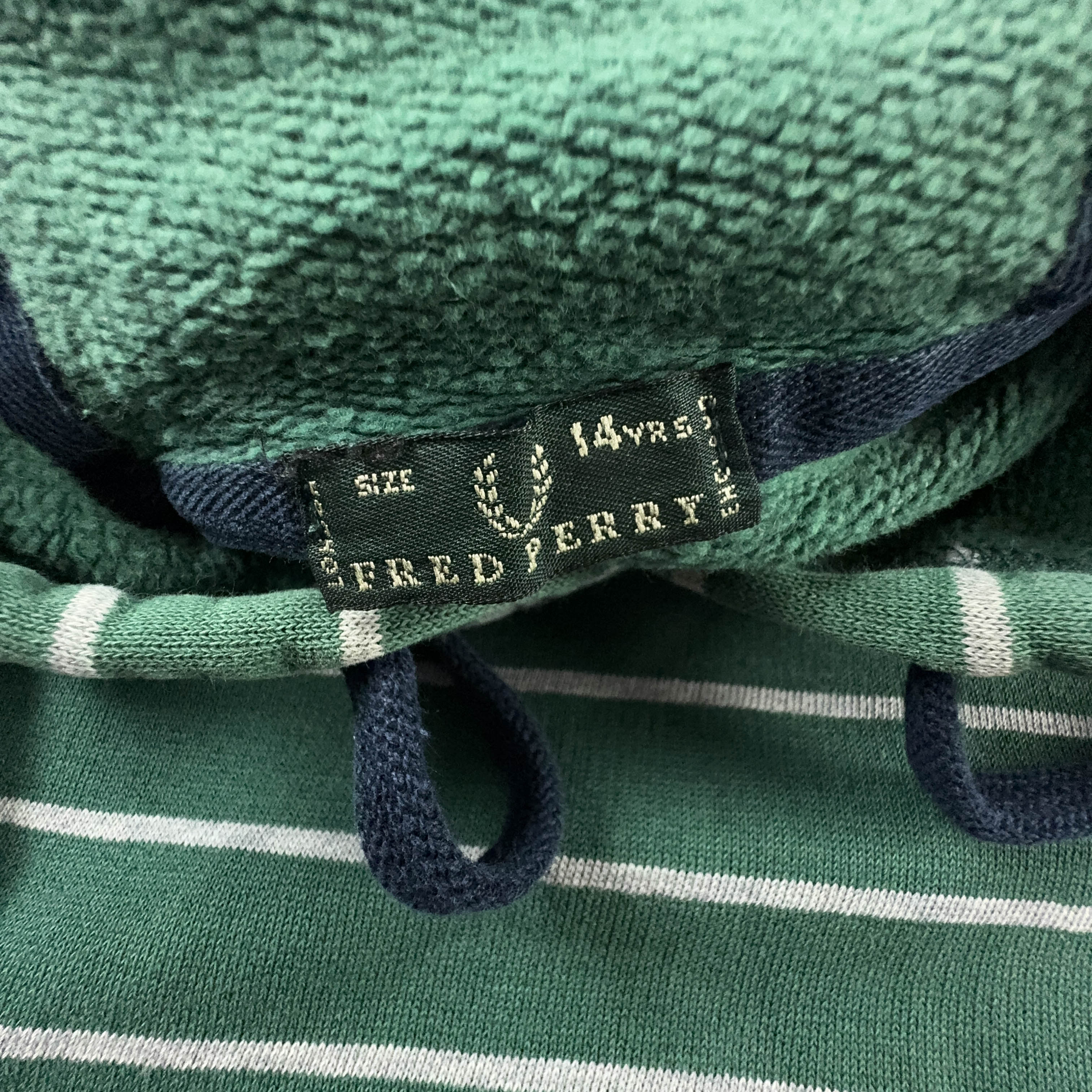 Felpa Fred Perry verde e bianca a righe con cappuccio - Taglia S/M uomo