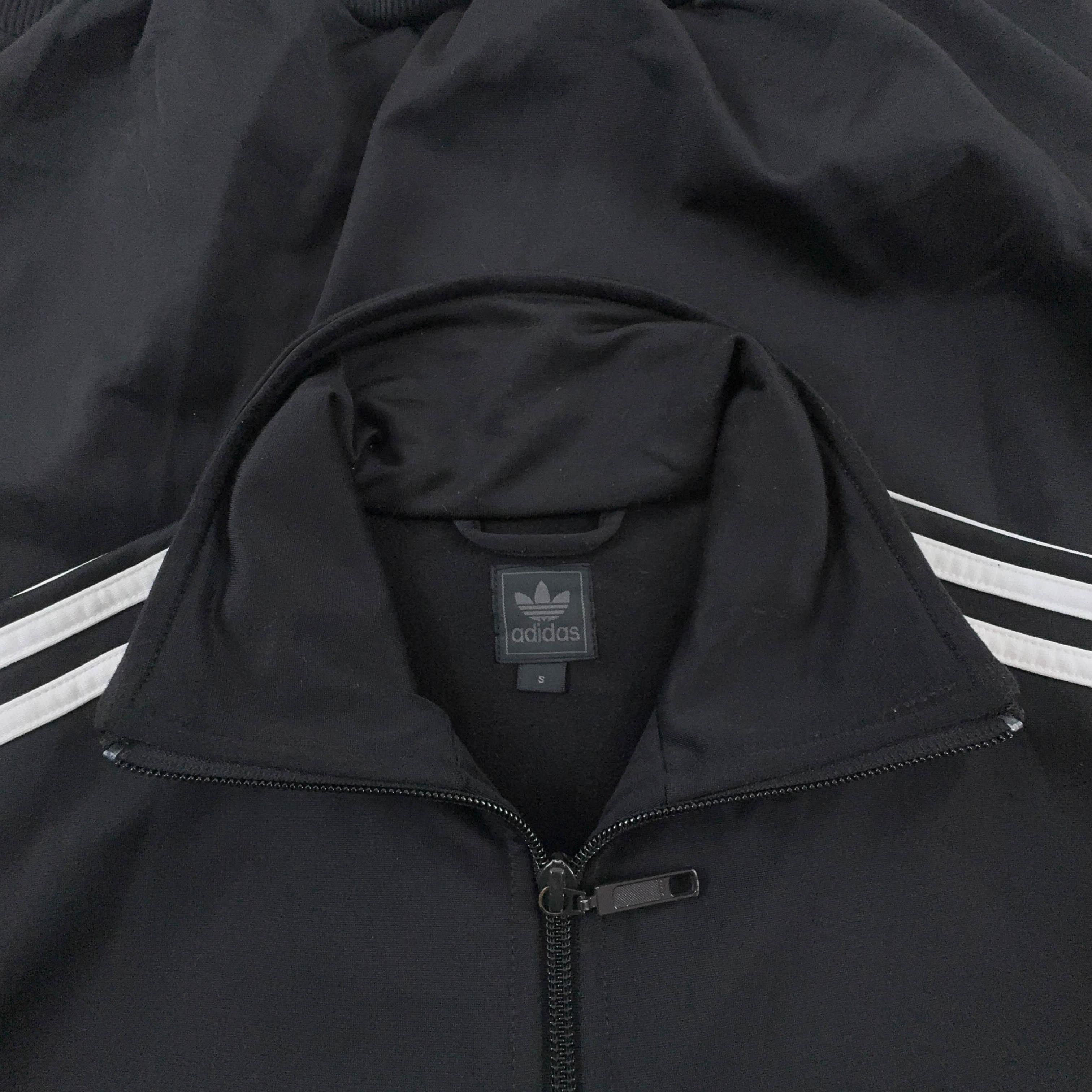 Felpa Adidas Vintage nera e bianca logo ricamato anni 90 - Taglia S/M uomo