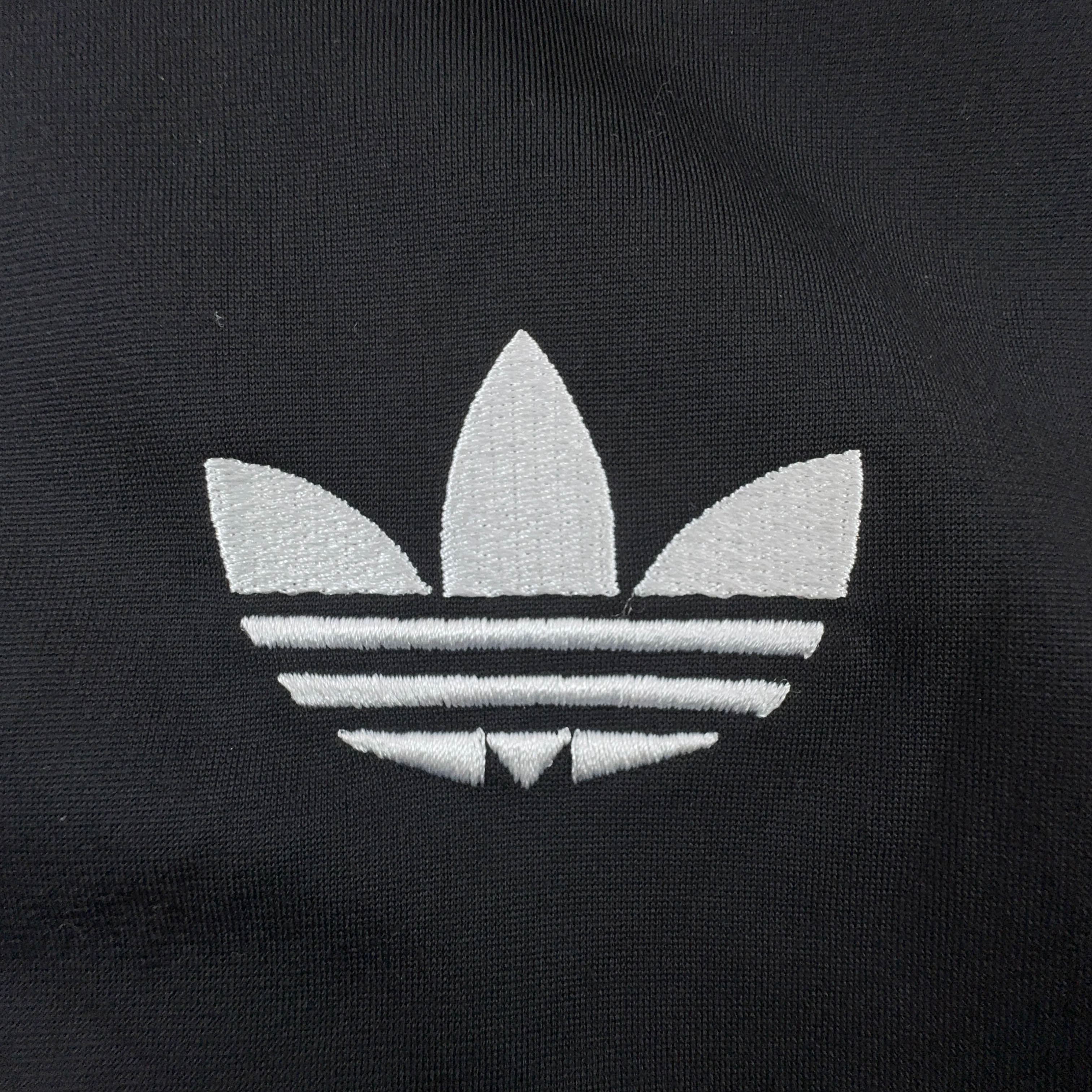 Felpa Adidas Vintage nera e bianca logo ricamato anni 90 - Taglia S/M uomo