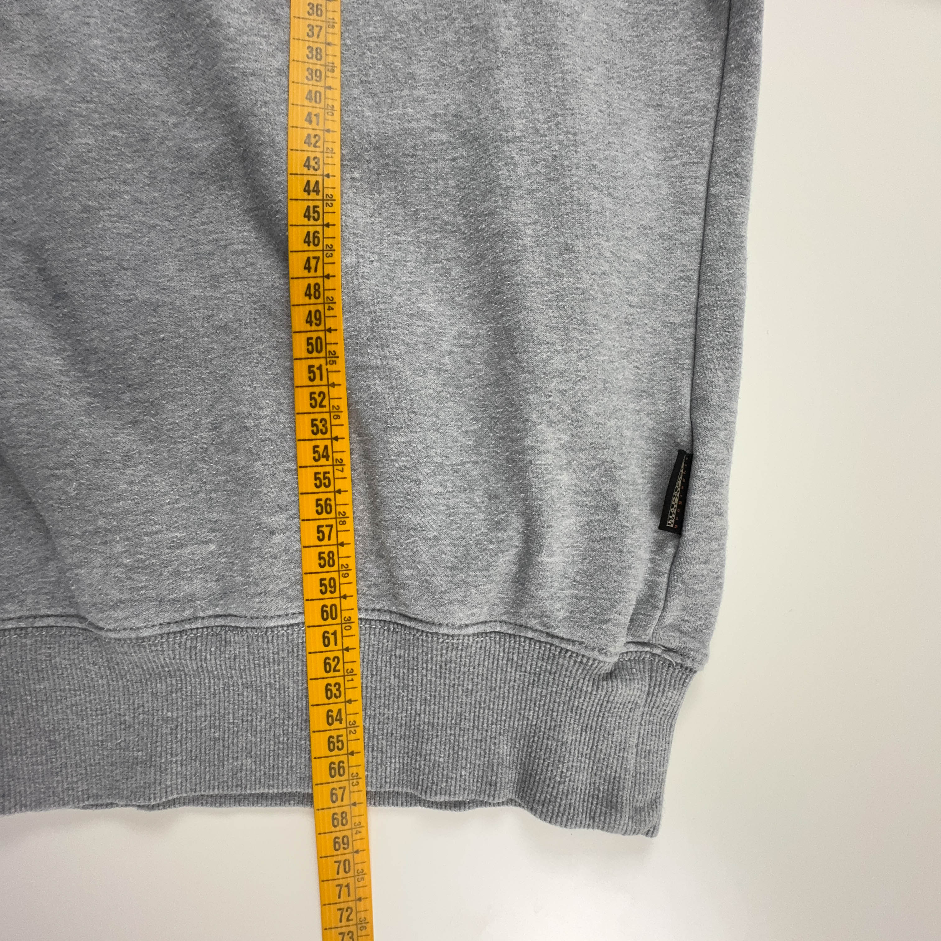 Felpa Napapijri grigia in cotone a girocollo con stampa e patch - Taglia M uomo