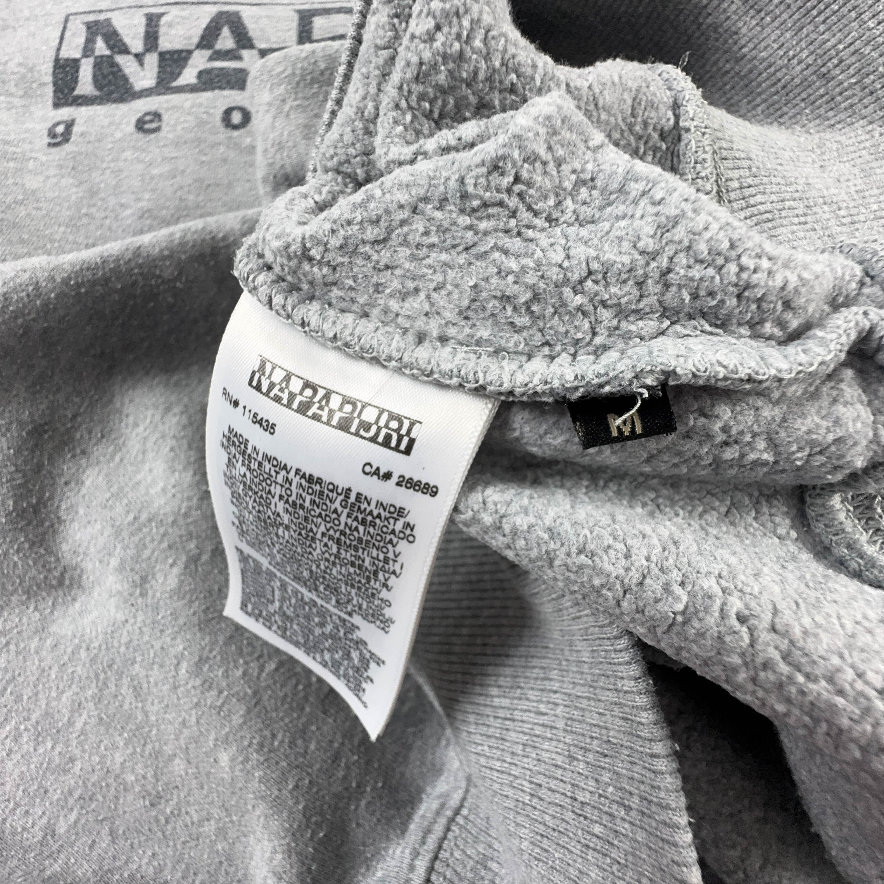 Felpa Napapijri grigia in cotone a girocollo con stampa e patch - Taglia M uomo