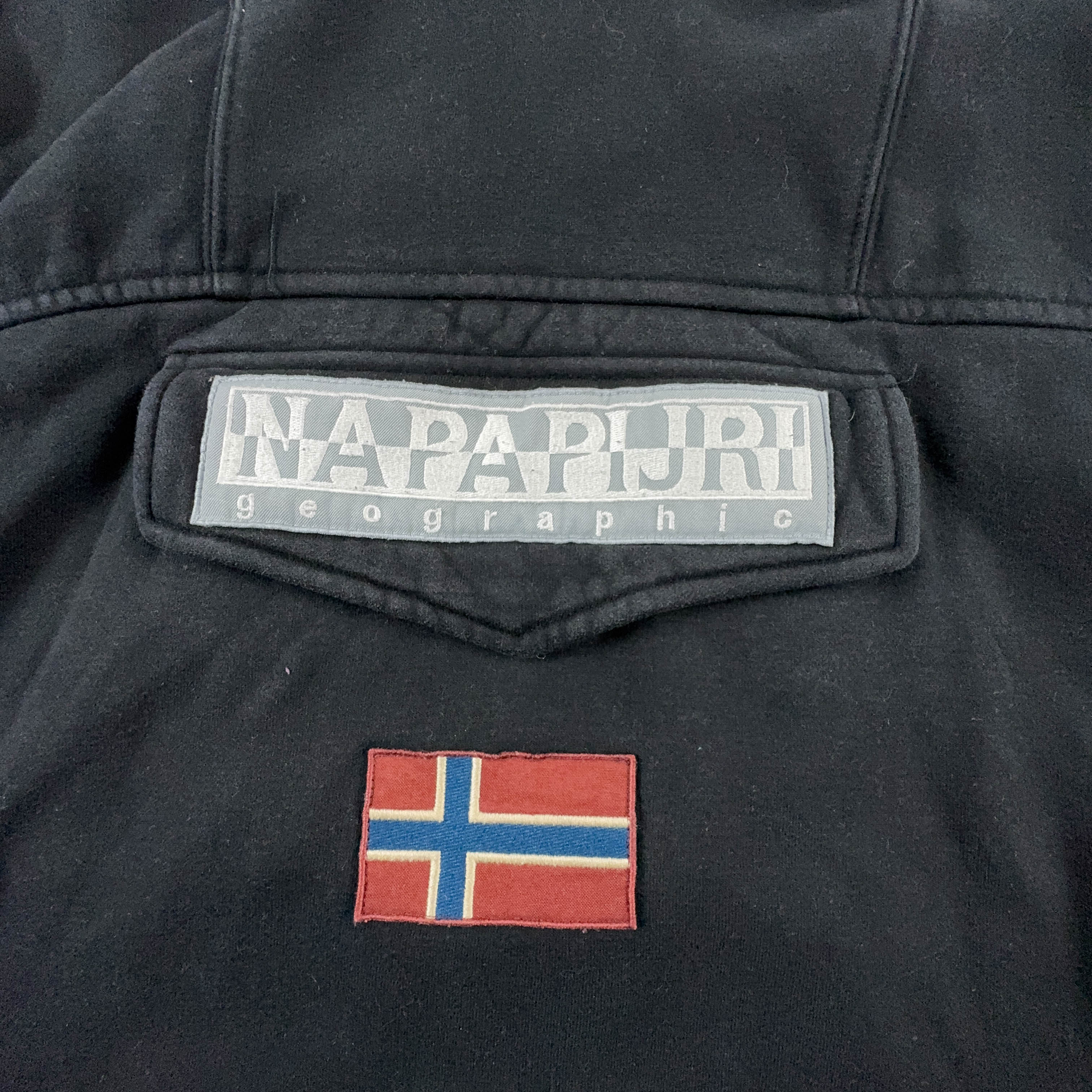 Felpa Napapijri nera con patch e cappuccio in cotone - Taglia S uomo