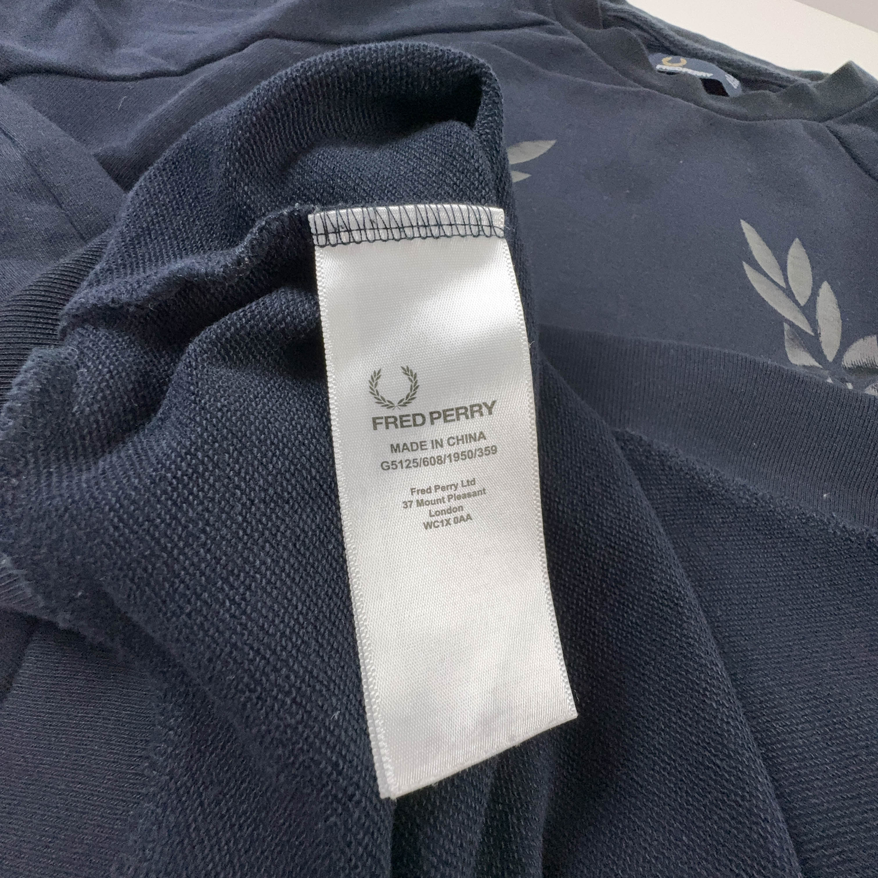 Felpa leggera Fred Perry blu scuro a girocollo - Taglia M/L uomo