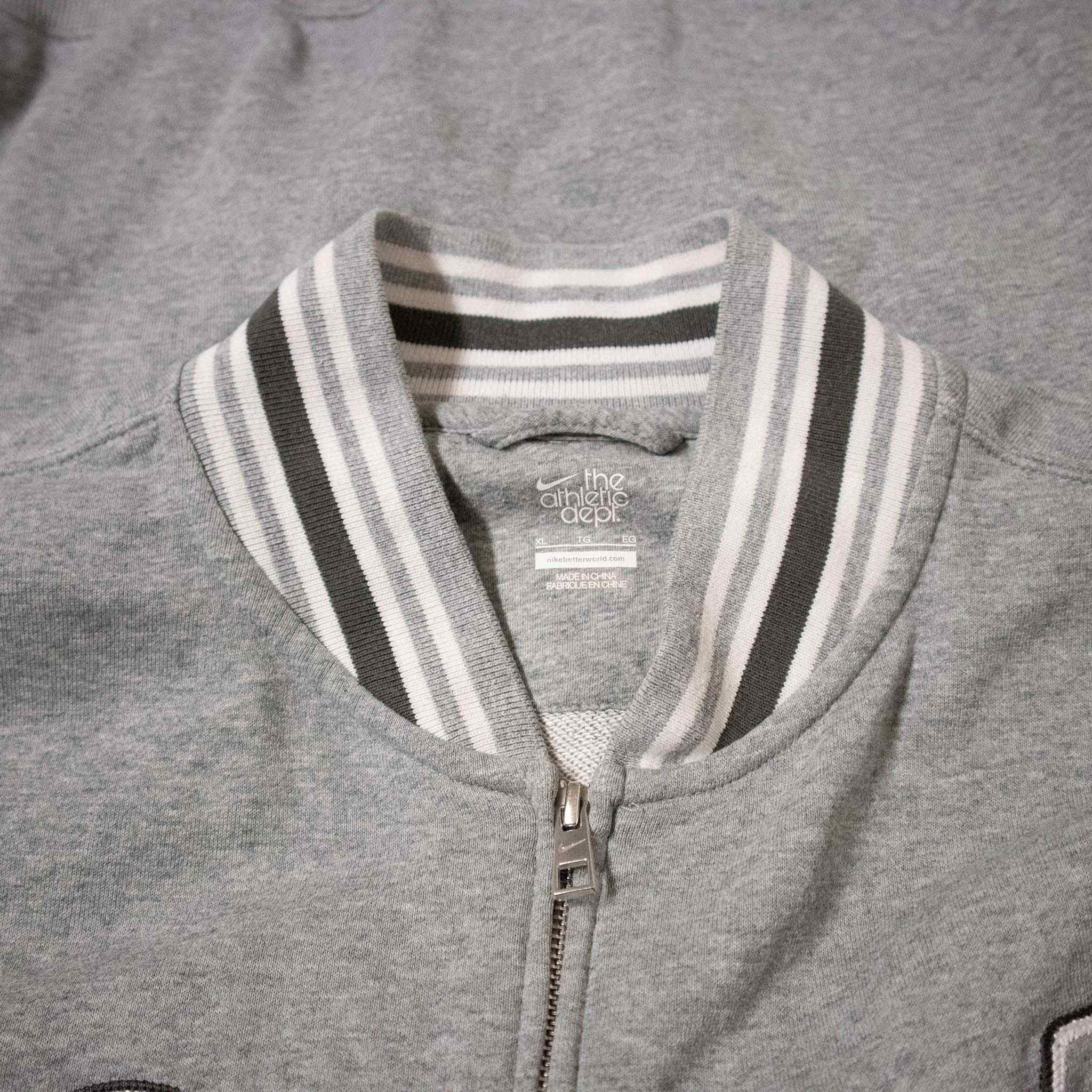 Nike Vintage Sweatshirt - Size XL