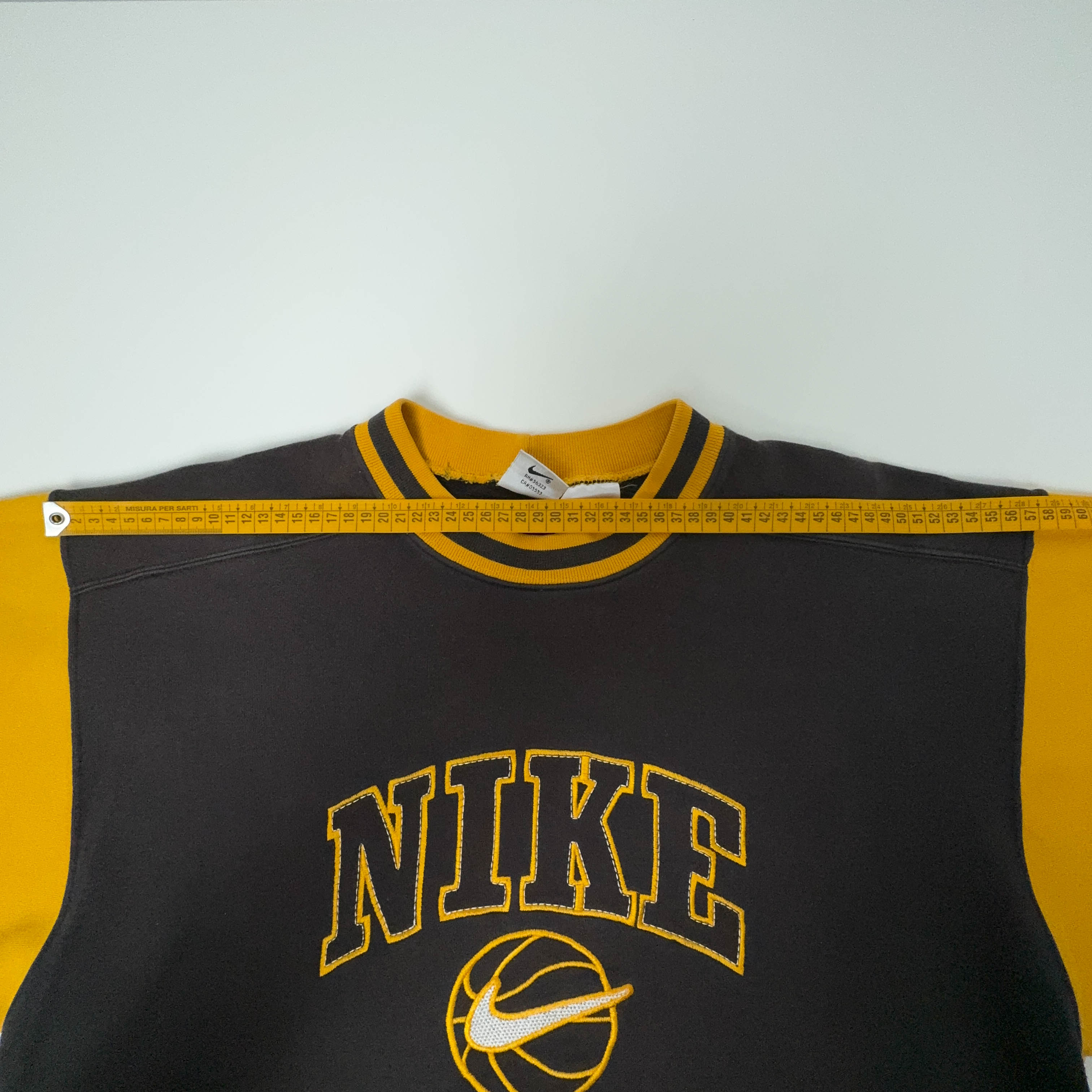 Felpa Nike Vintage nera e gialla a girocollo con ricamo - Taglia S/M uomo