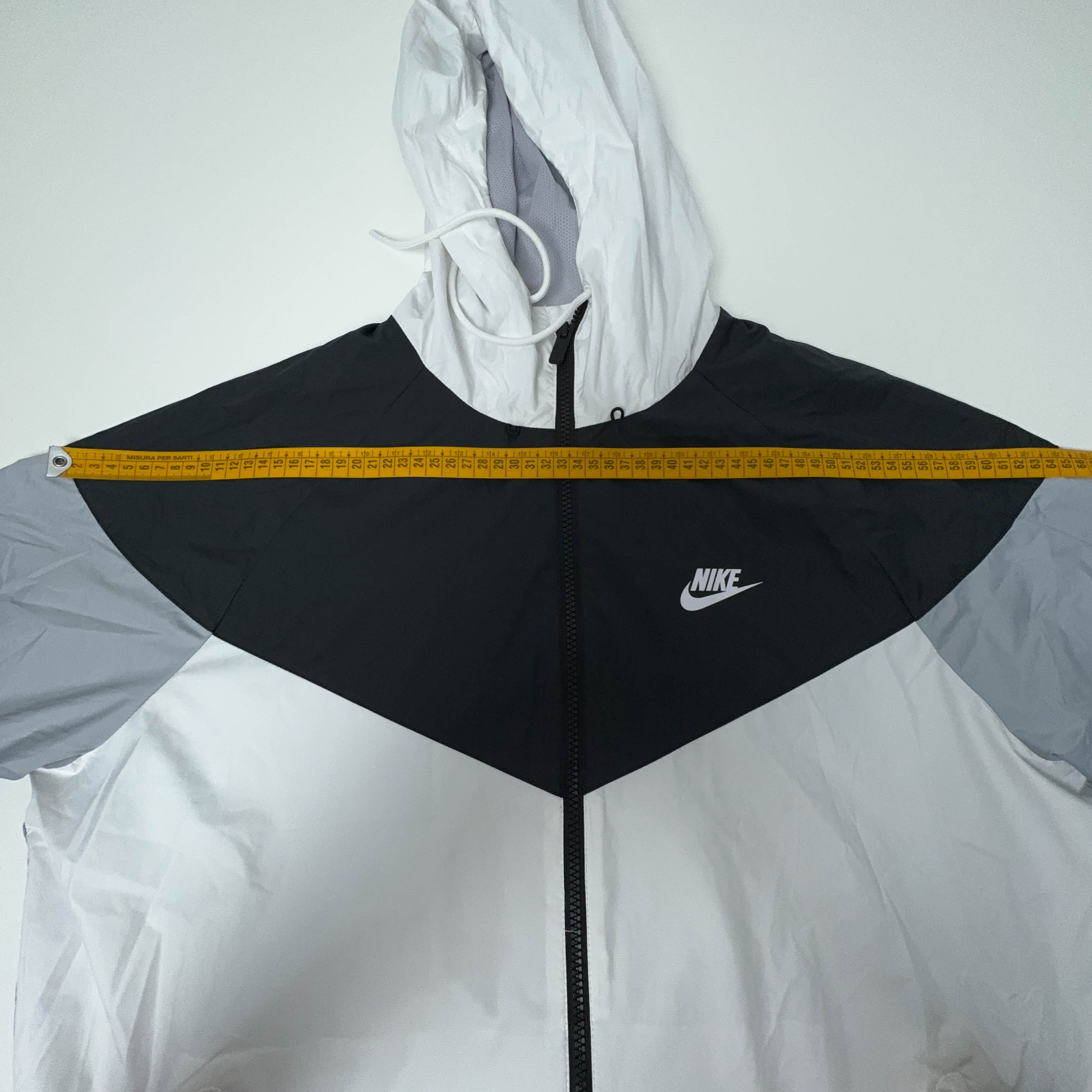 Giacca a vento Nike bianca nera e grigia con zip e cappuccio - Taglia L uomo