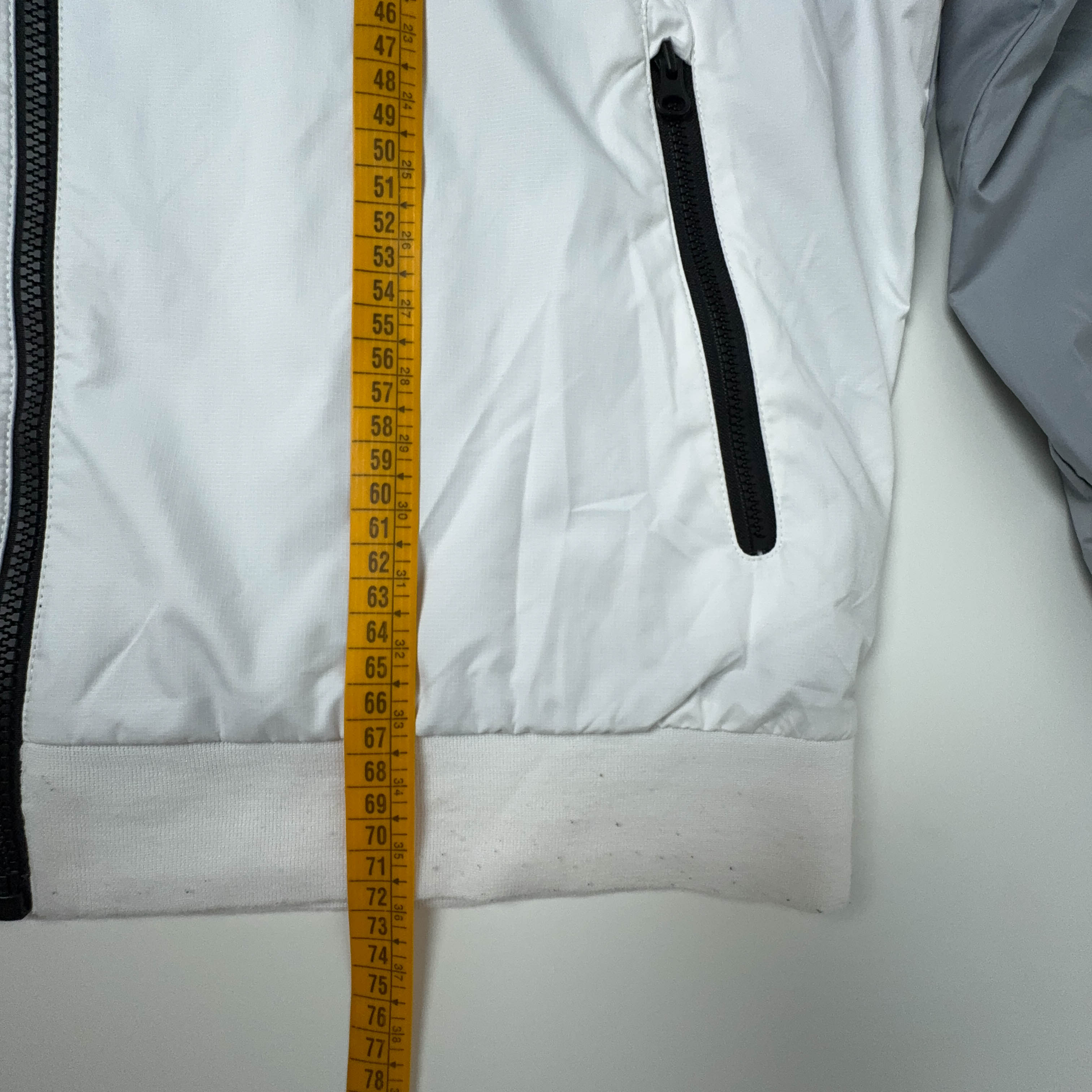 Giacca a vento Nike bianca nera e grigia con zip e cappuccio - Taglia L uomo