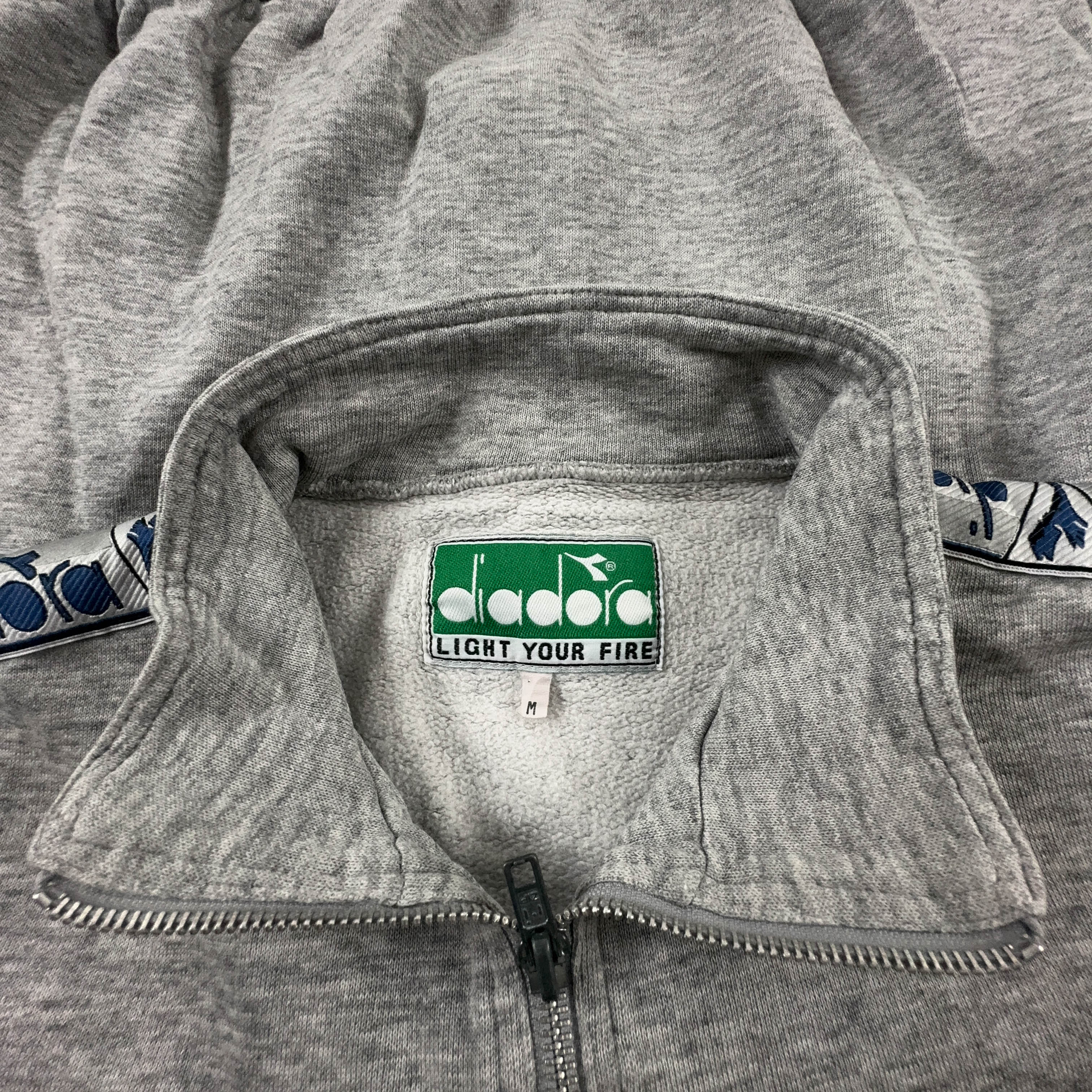 Felpa Diadora Vintage grigia con zip 70% cotone anni 90 - Taglia S/M uomo