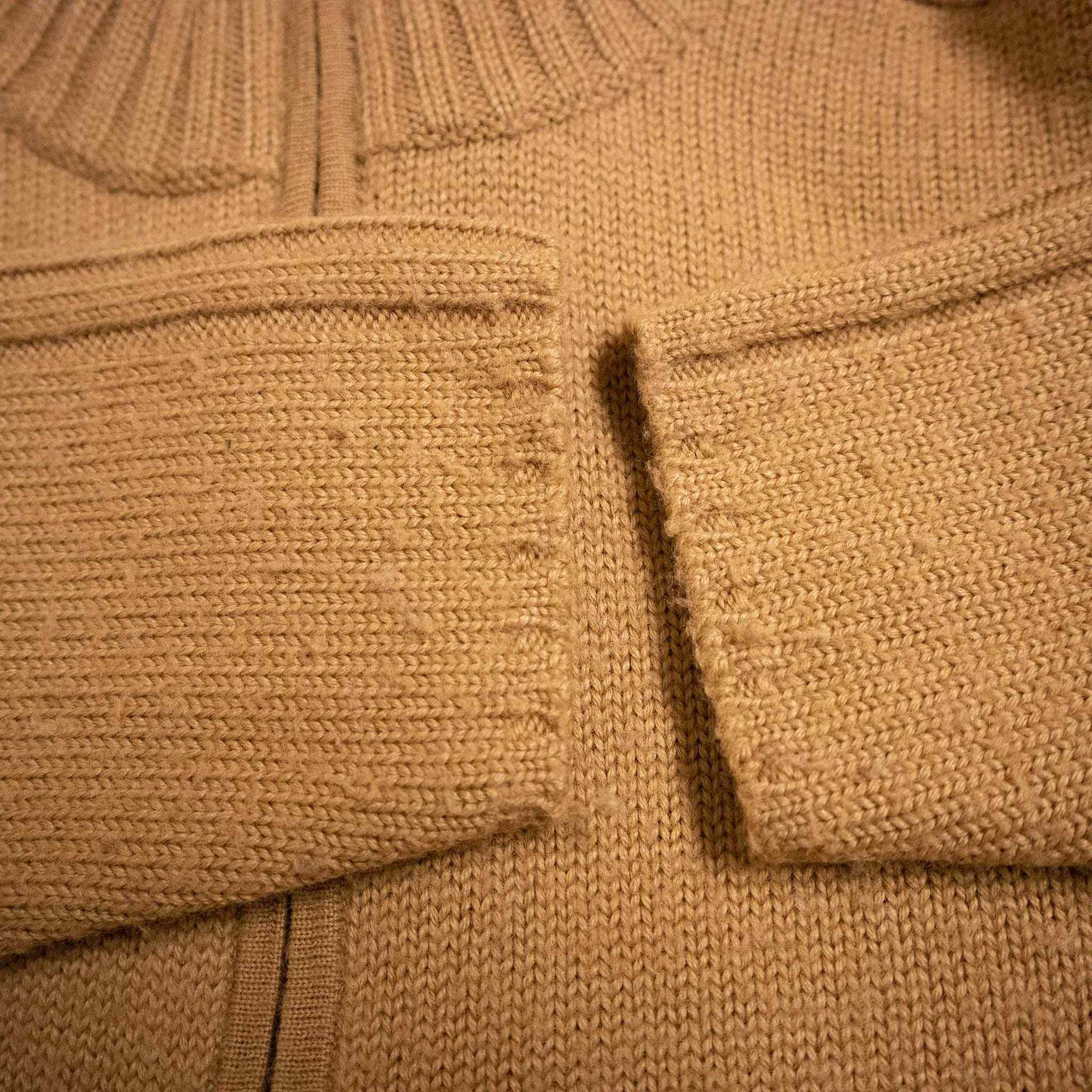 Tommy Hilfiger sweater 50% wool - Size M