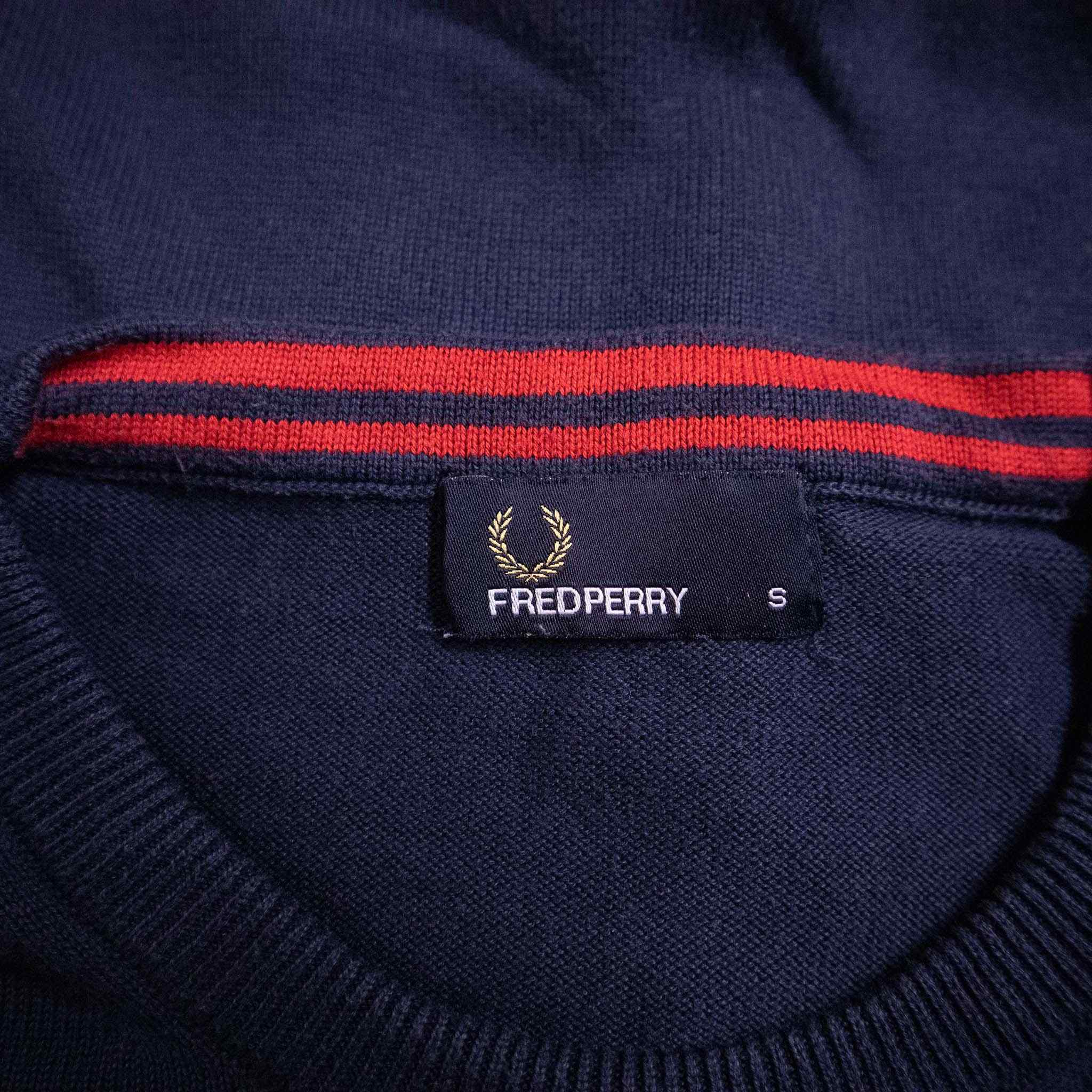 Fred Perry sweater - Size S