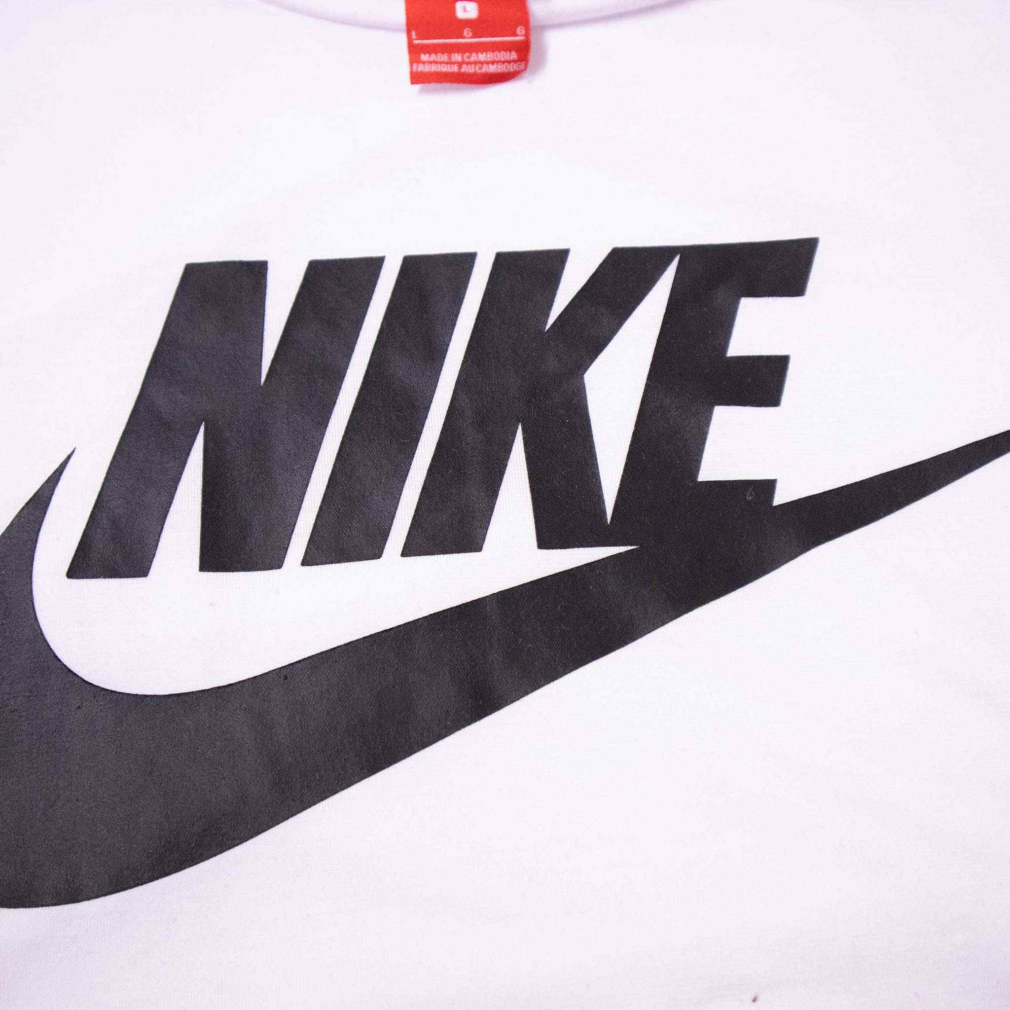 Nike T-Shirt - Size L