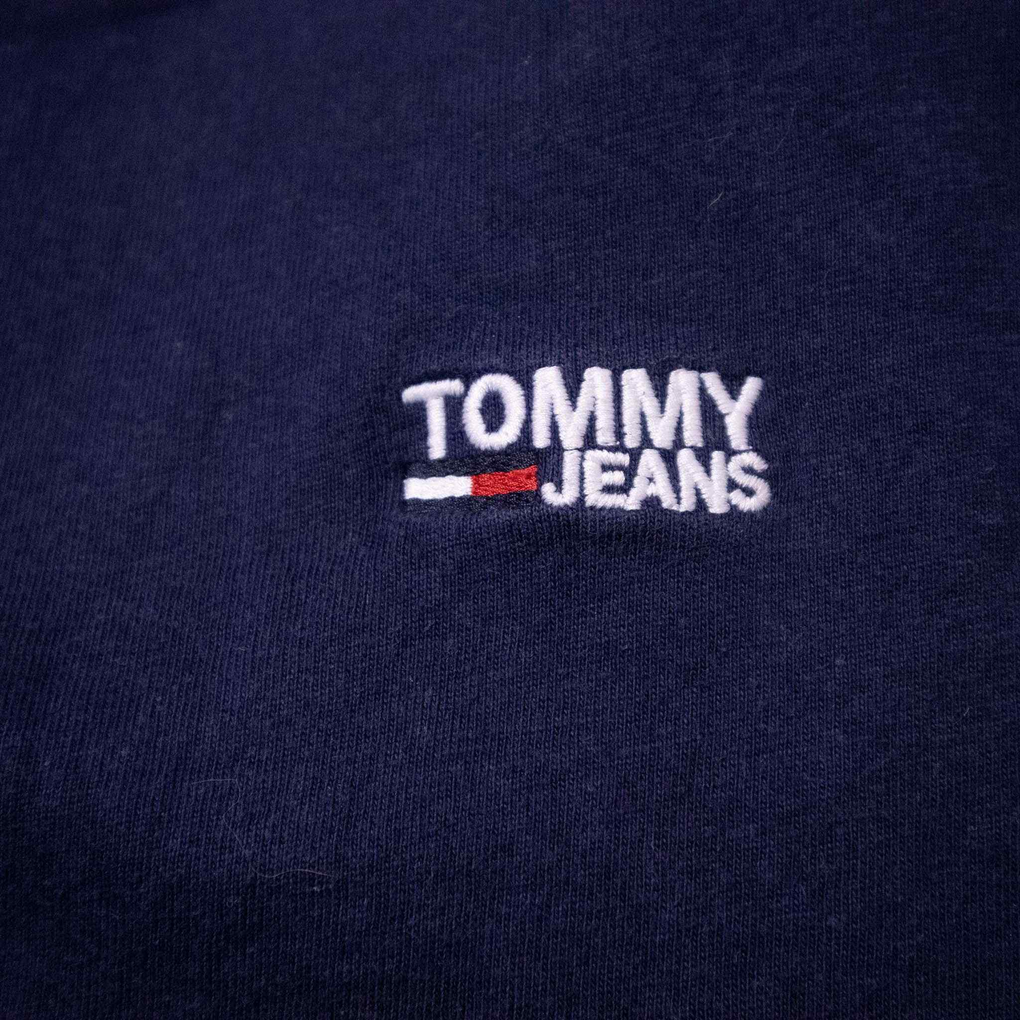 Tommy Hilfiger T shirt - Size M