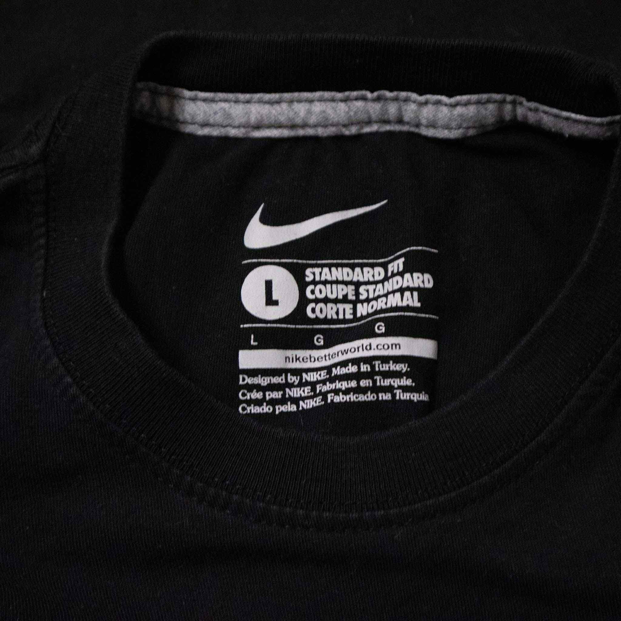 Nike T-Shirt - Size L