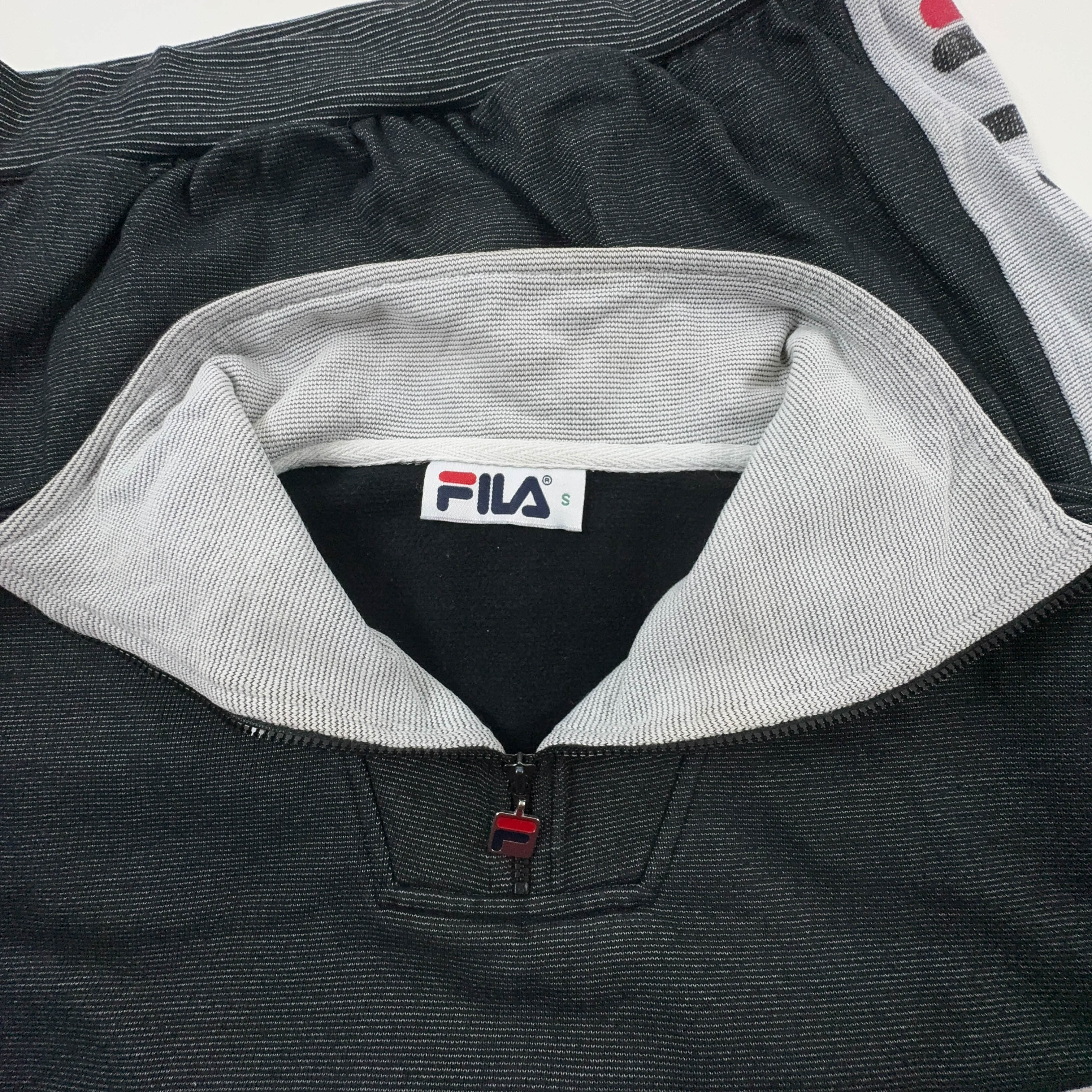 Felpa Fila Vintage grigia scura quarter zip 90% cotone anni 90 - Taglia M uomo