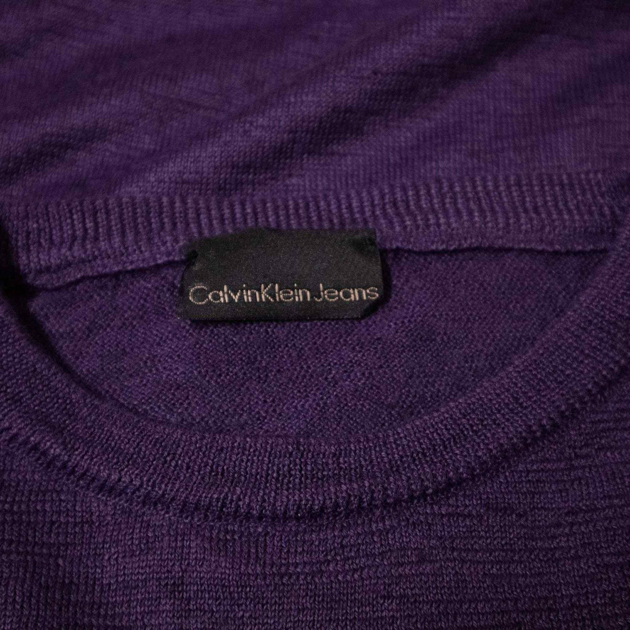 Calvin Klein sweater - Size L