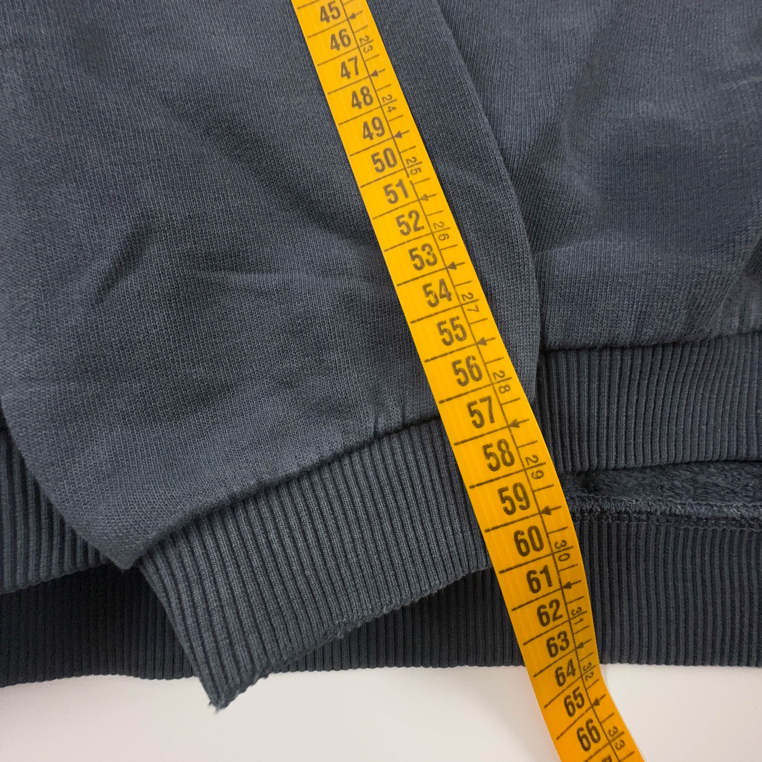 Felpa Fila Vintage grigia a girocollo con logo ricamato anni 2000 - Taglia M uomo