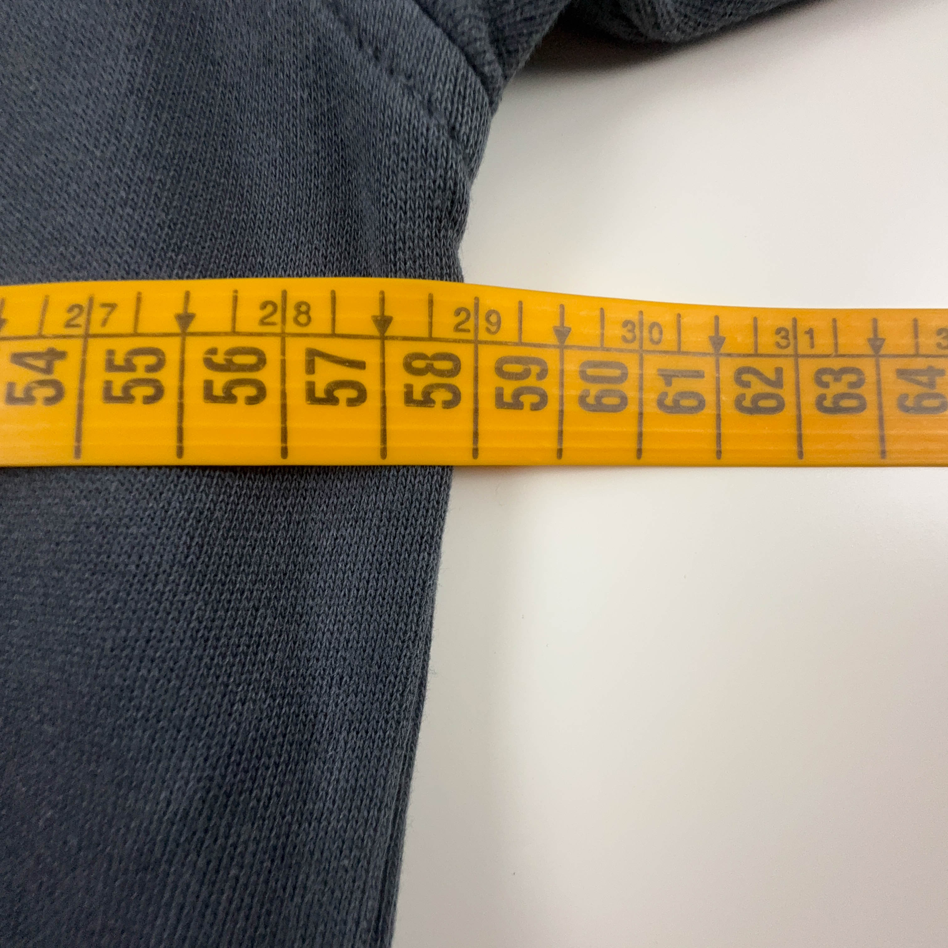 Felpa Fila Vintage grigia a girocollo con logo ricamato anni 2000 - Taglia M uomo