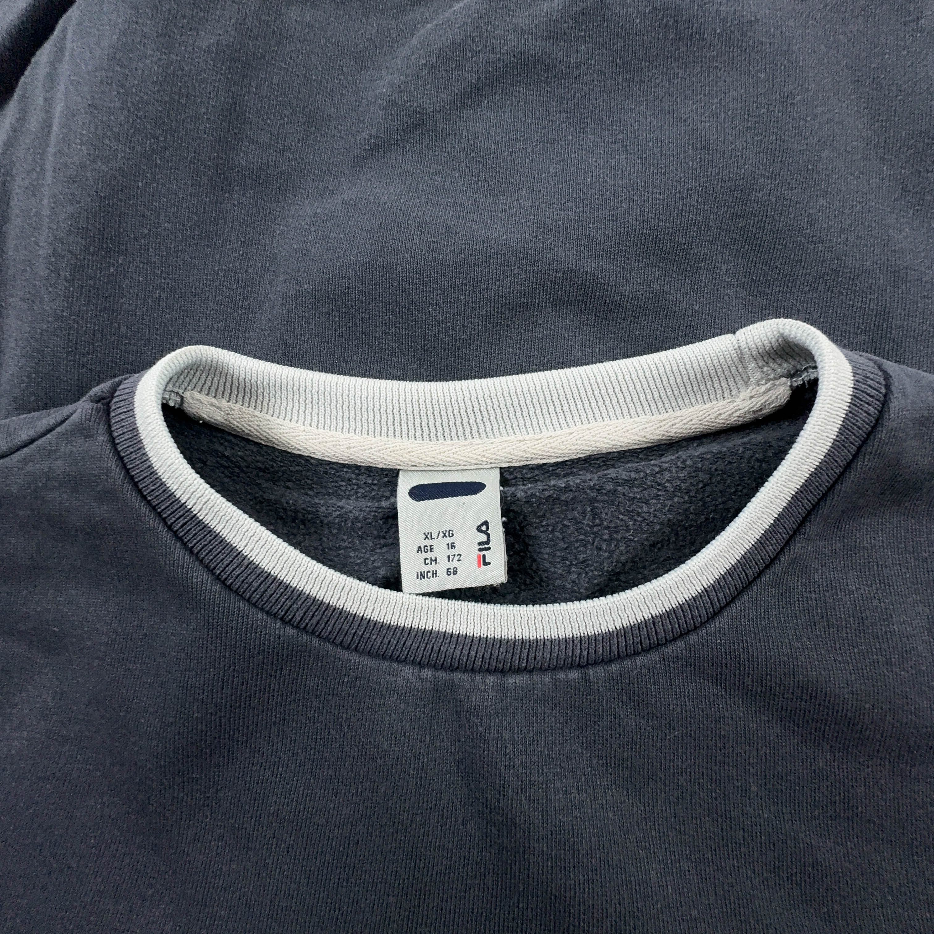 Felpa Fila Vintage grigia a girocollo con logo ricamato anni 2000 - Taglia M uomo