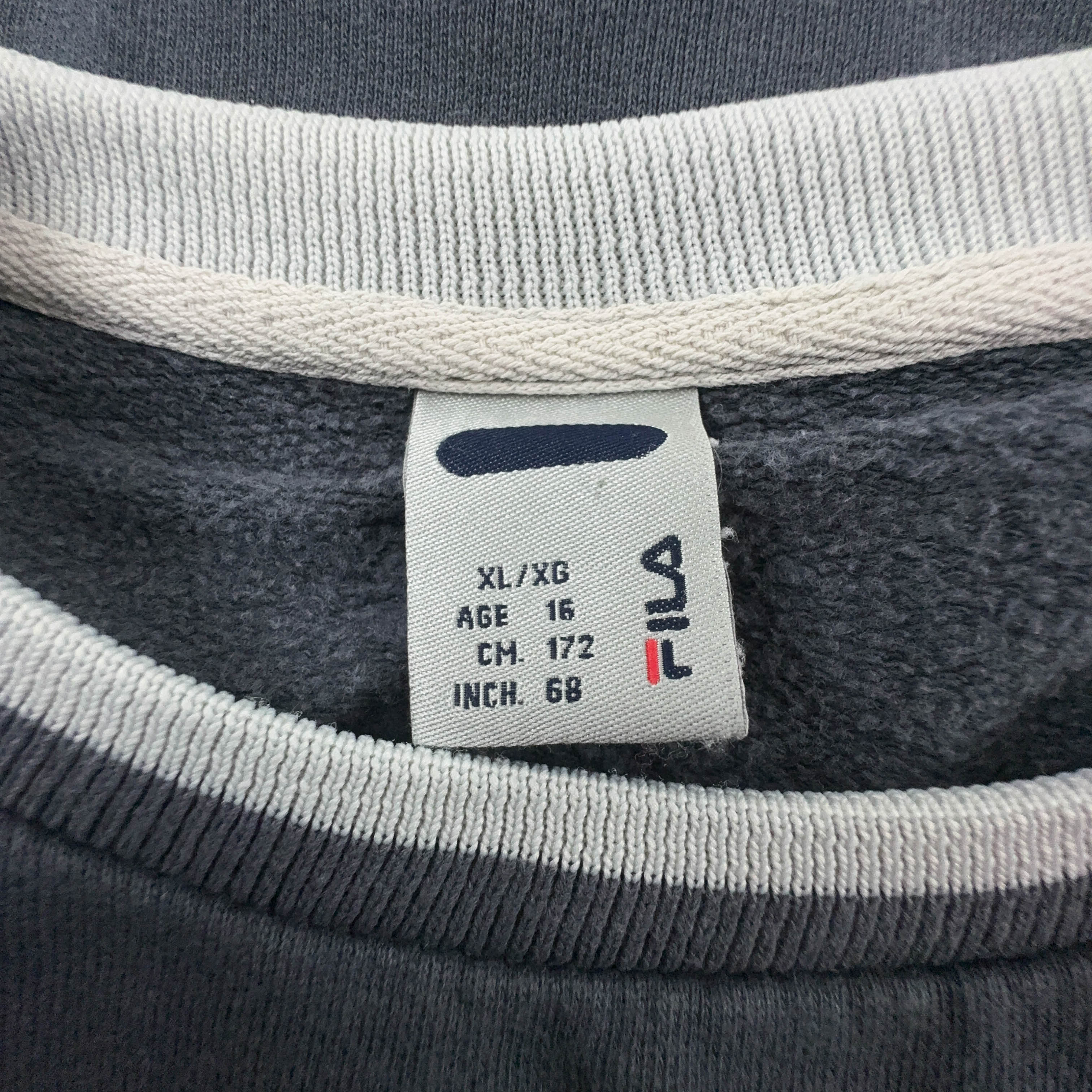 Felpa Fila Vintage grigia a girocollo con logo ricamato anni 2000 - Taglia M uomo