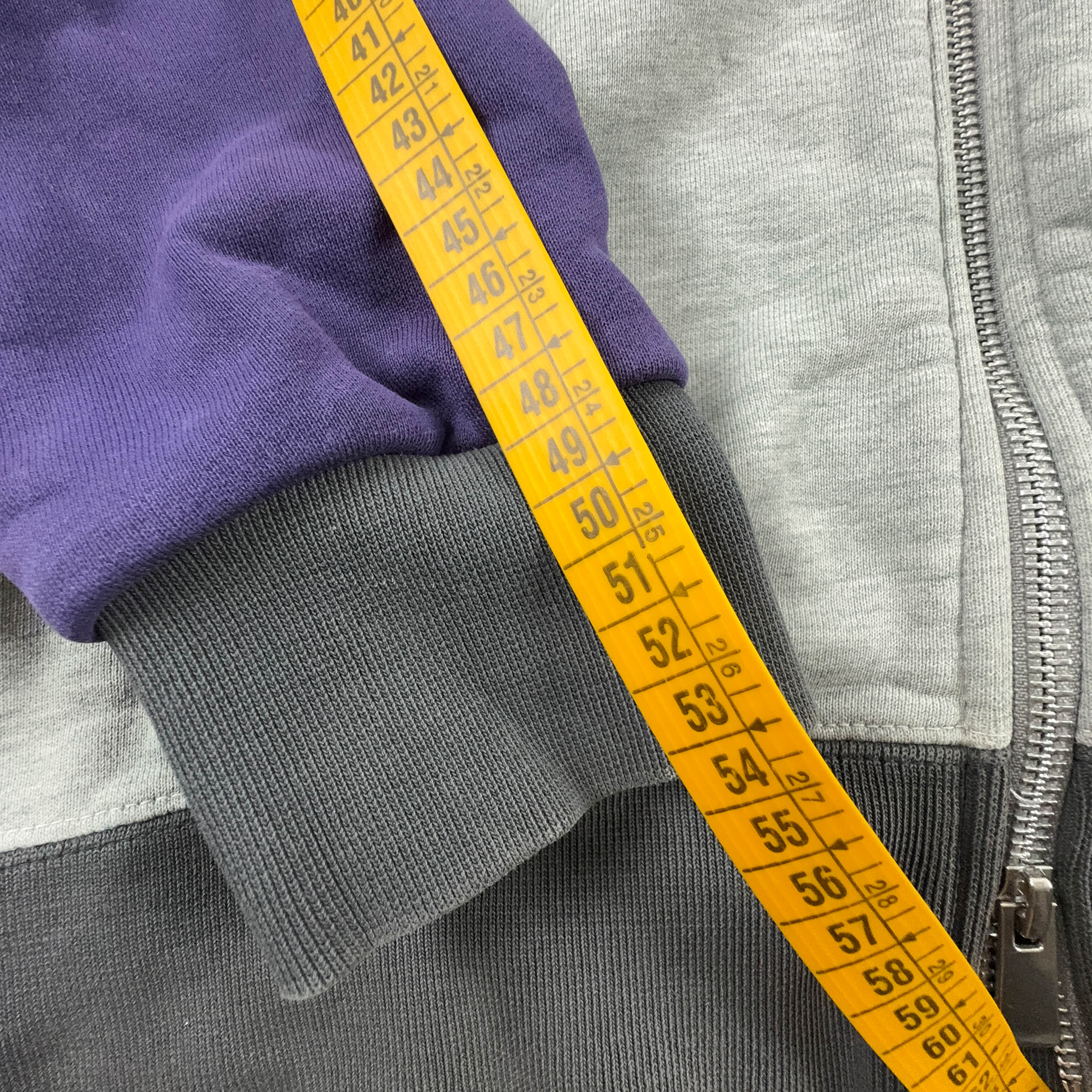 Felpa Nike Vintage grigia e viola con zip e cappuccio anni 2000 - Taglia S/M uomo