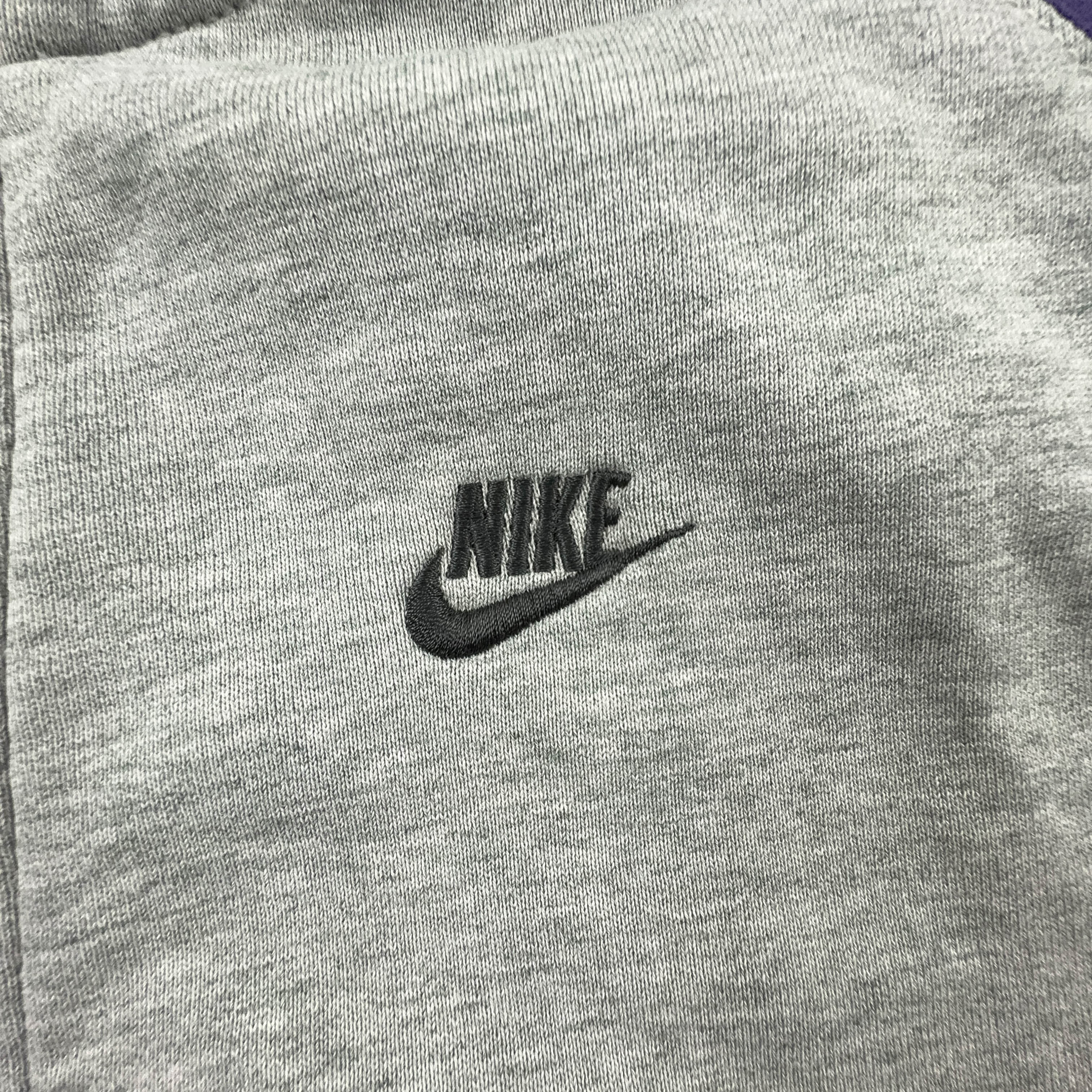 Felpa Nike Vintage grigia e viola con zip e cappuccio anni 2000 - Taglia S/M uomo