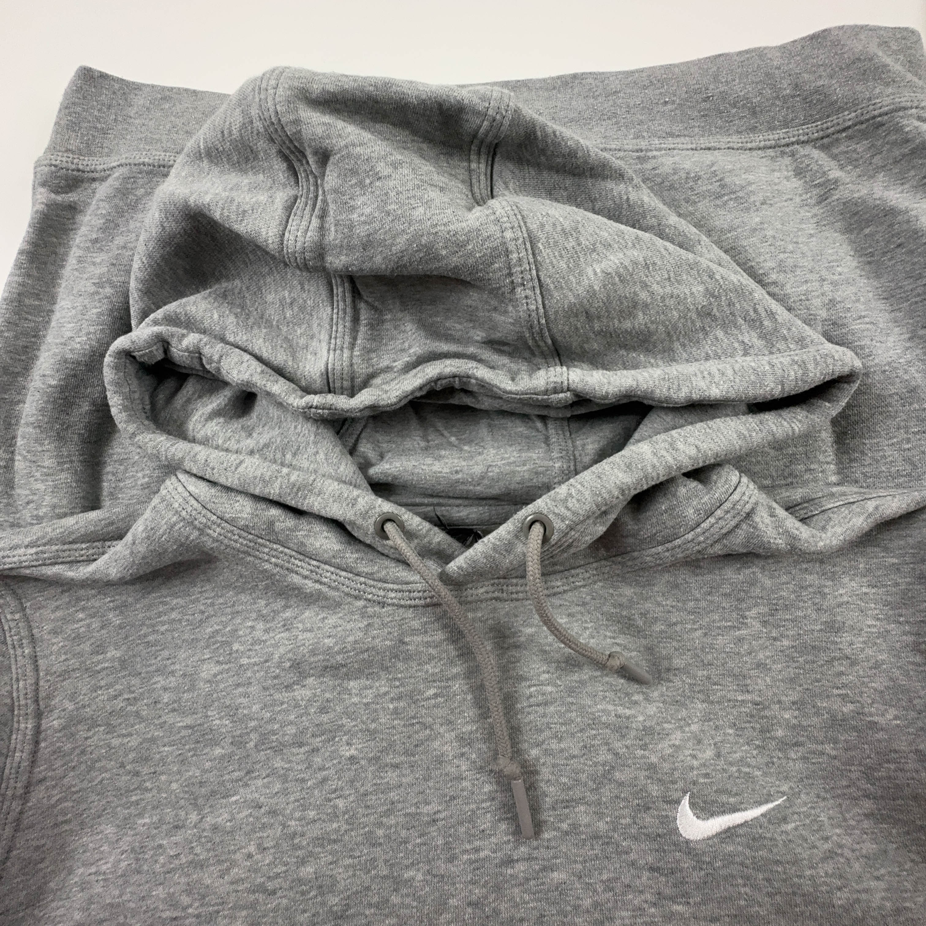 Felpa Nike grigia con cappuccio e ricamo - Taglia M/L uomo
