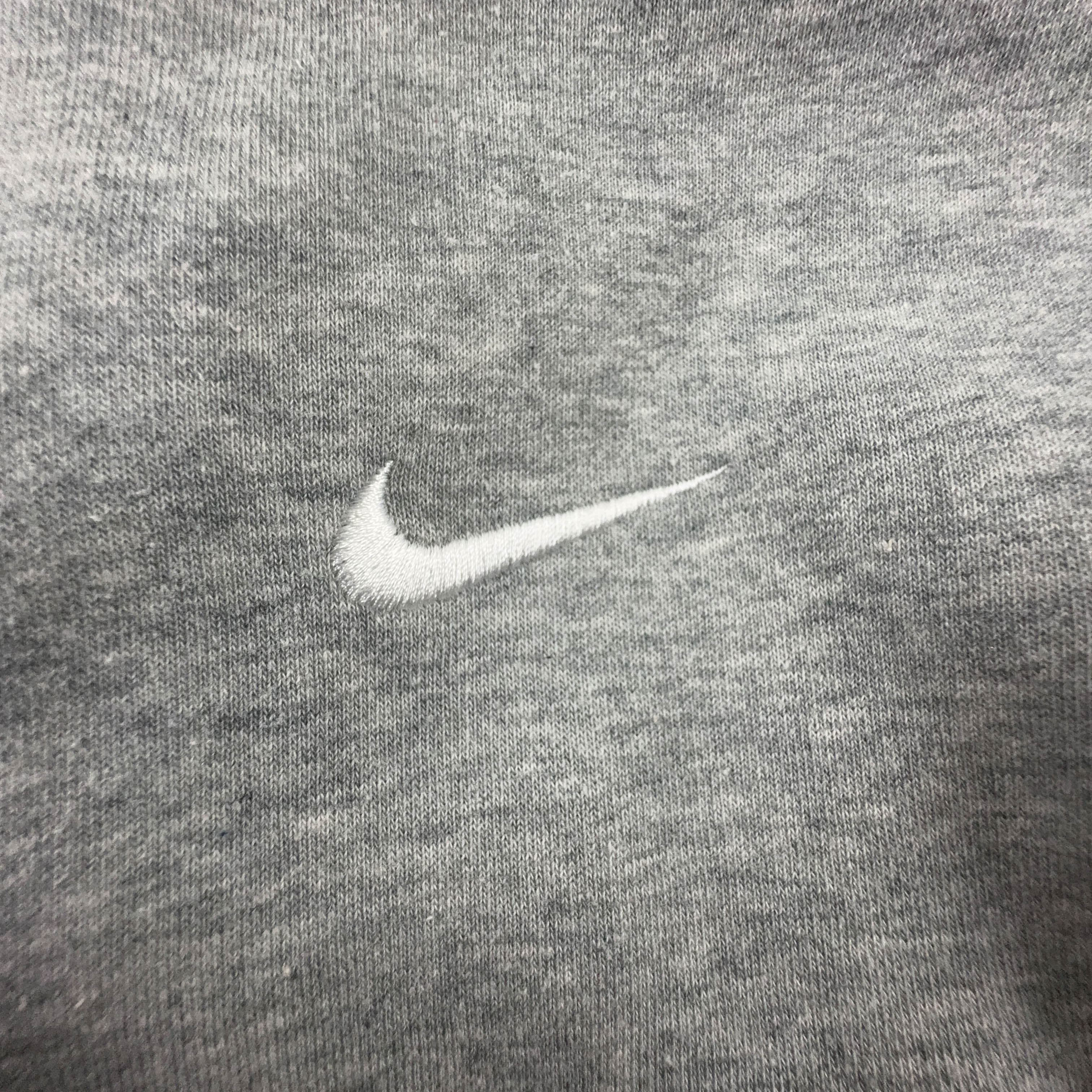 Felpa Nike grigia con cappuccio e ricamo - Taglia M/L uomo