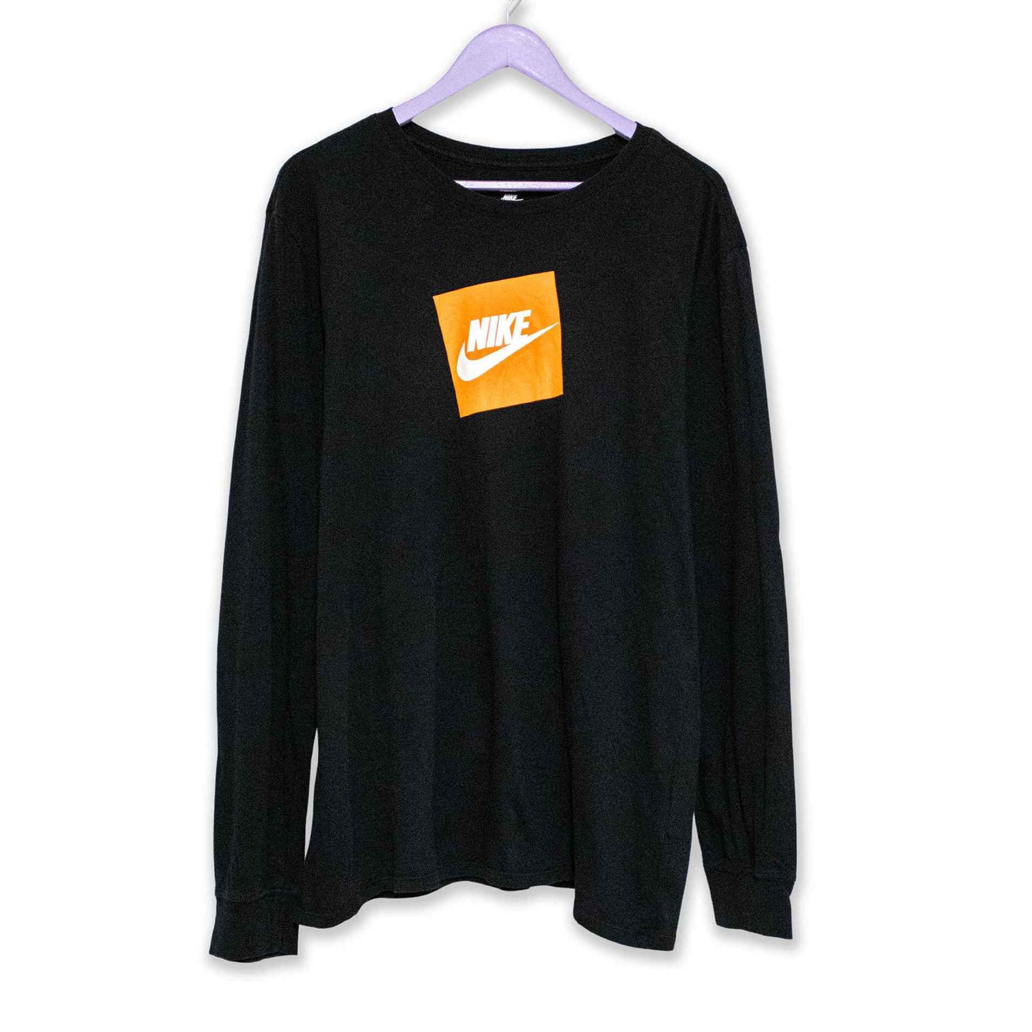 Nike Tee - Size XL