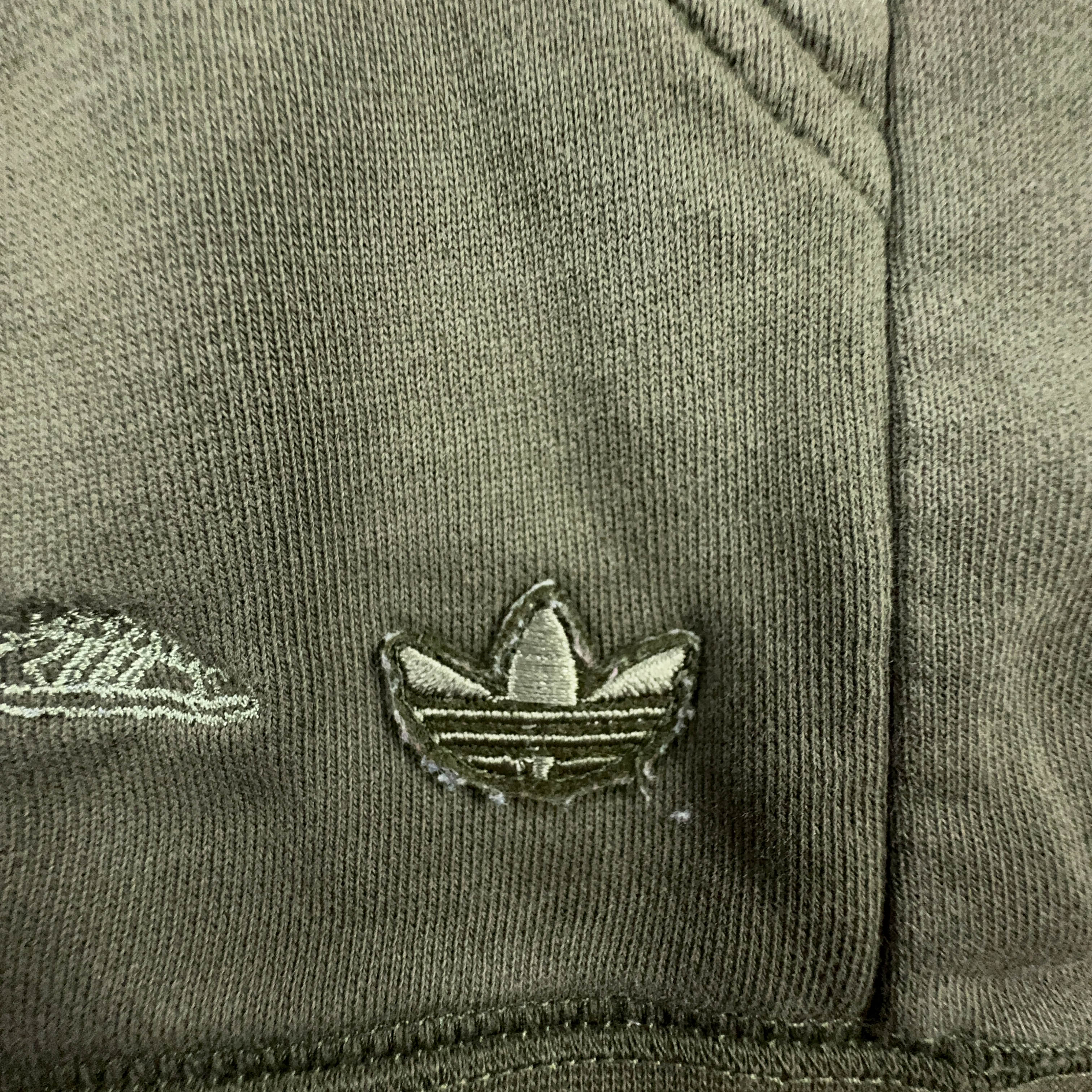 Felpa Adidas Vintage verde cachi con zip e cappuccio e ricami anni 2000 - Taglia 50 uomo