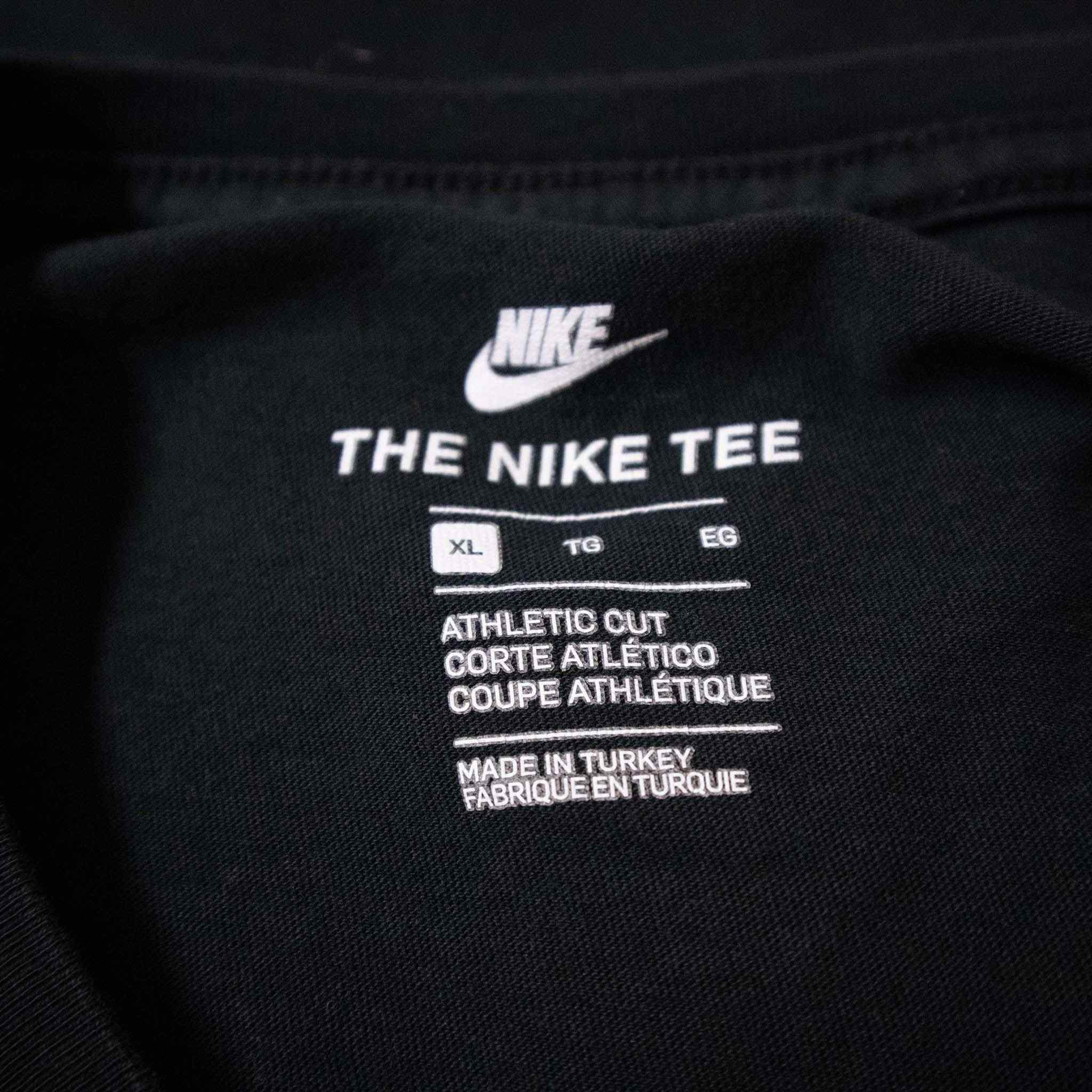 Nike Tee - Size XL