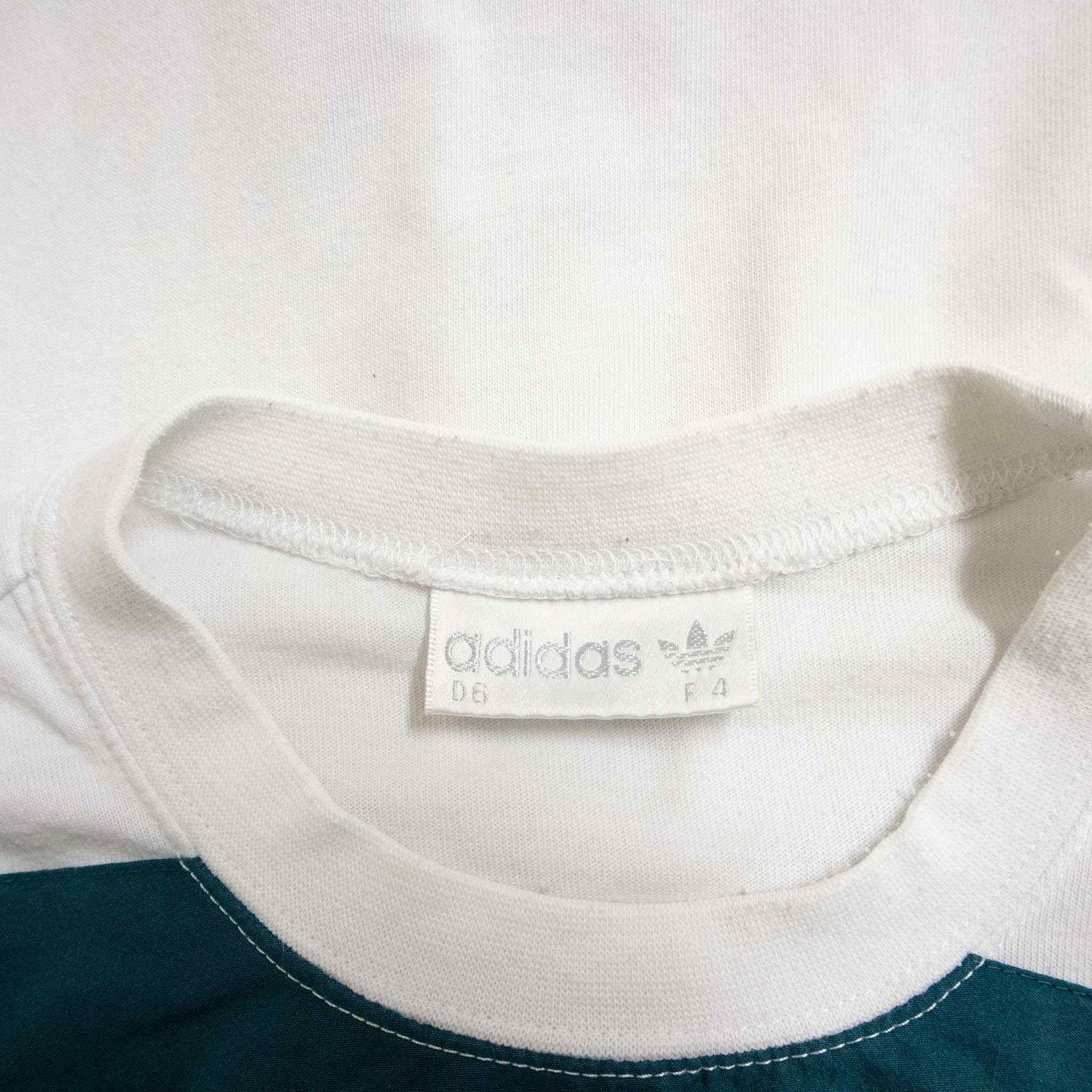 Adidas Vintage 90s T shirt - Size L