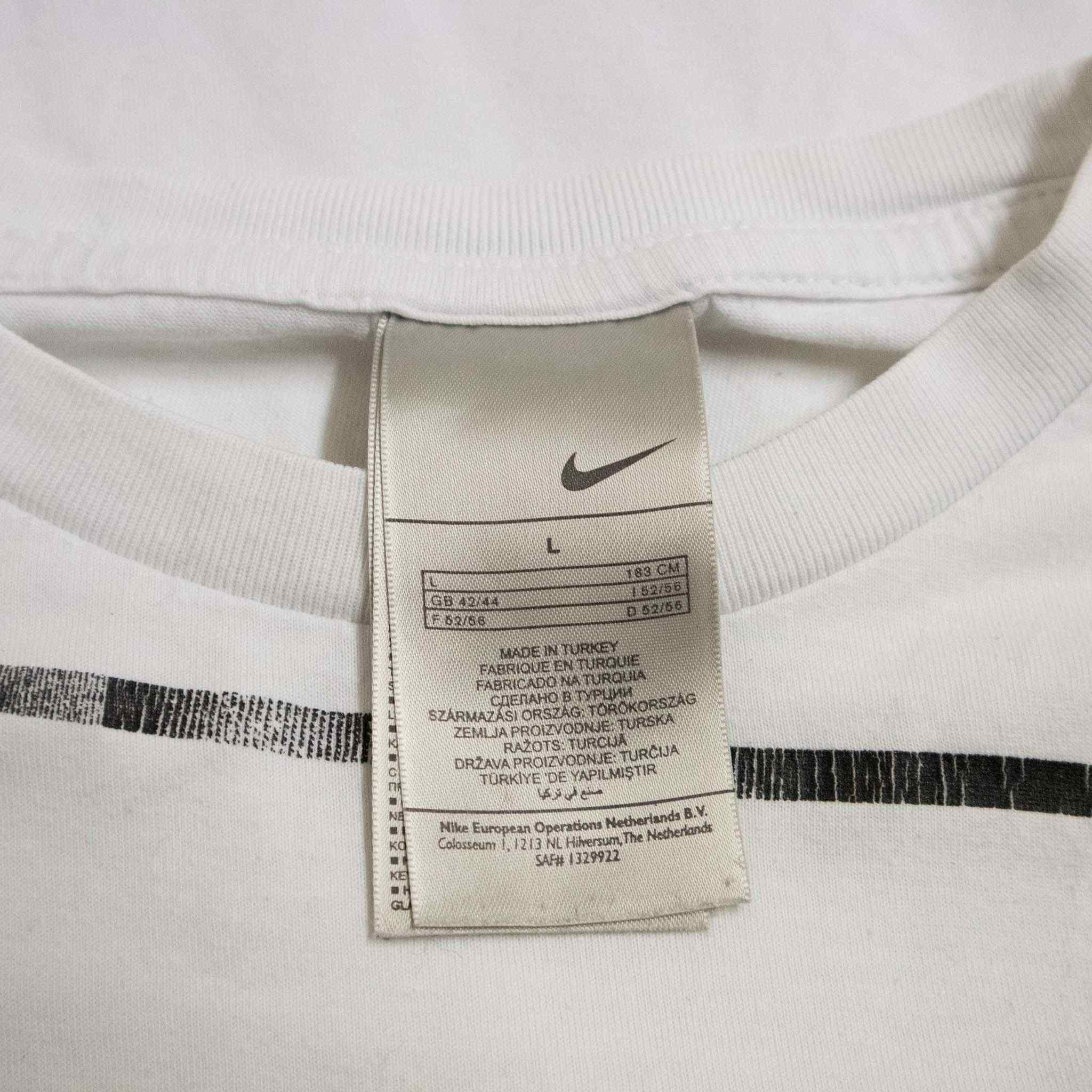 Nike Vintage 00 T shirt - Size L