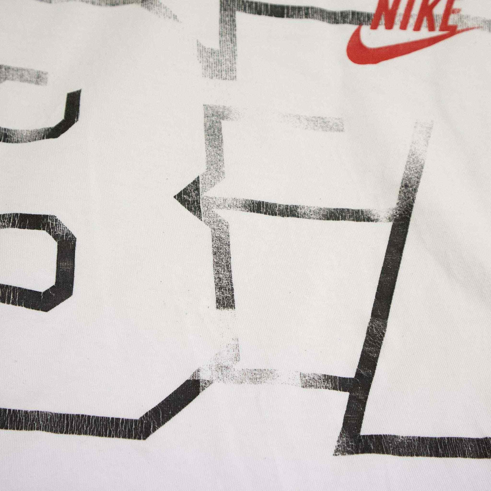 Nike Vintage 00 T shirt - Size L