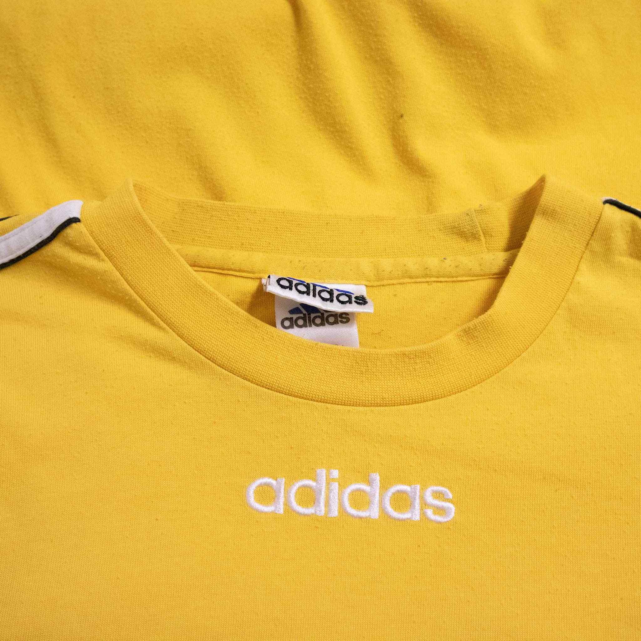 Adidas Vintage 00 T shirt - Size XXL