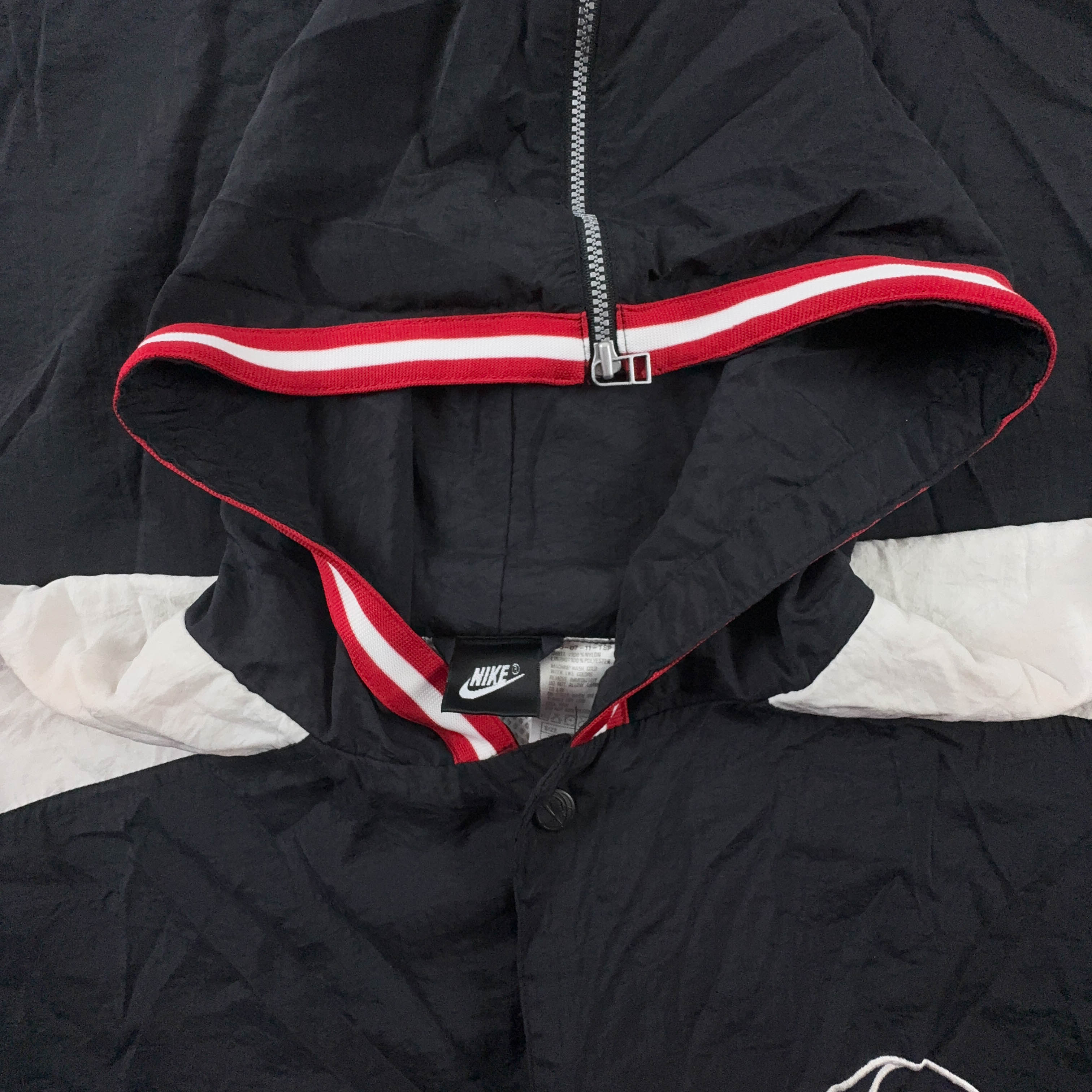 Giacca a vento Nike Basketball Vintage nera con ricamo e zip anni 90 - Taglia XL/XXL uomo