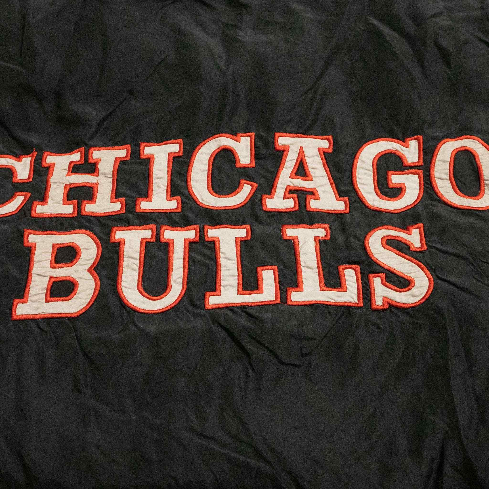 NBA Chicago Bulls Vintage 100% Silk Windbreaker - Size M