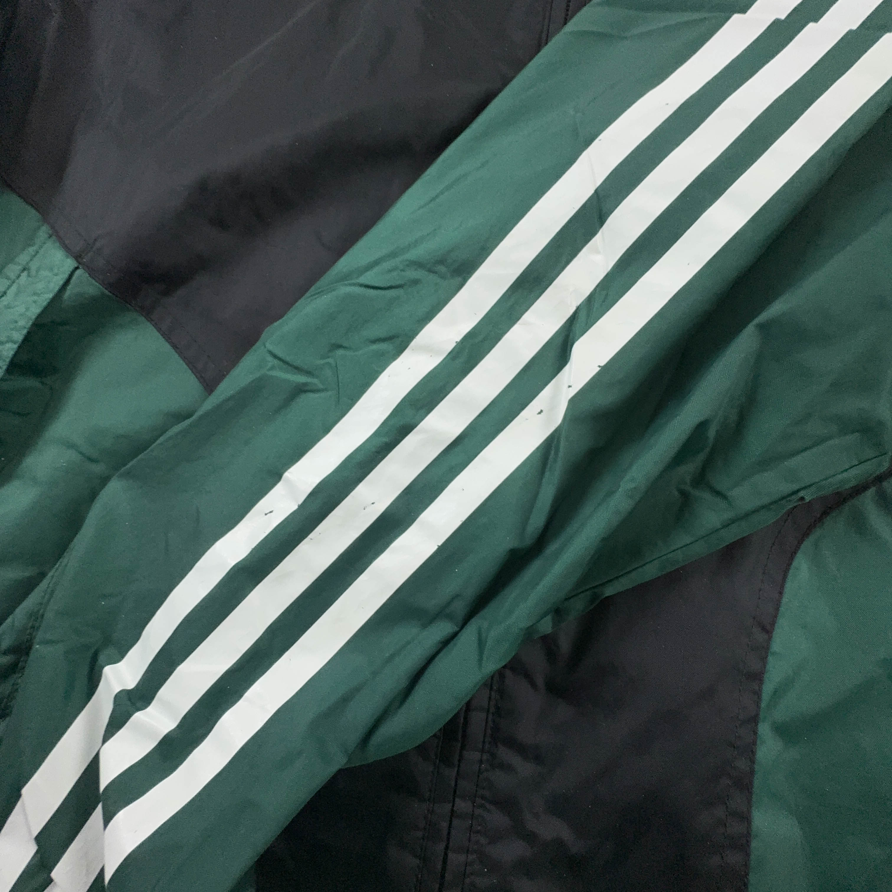 Giacca a vento Adidas Vintage nera e verde con zip anni 00 - Taglia 7 uomo