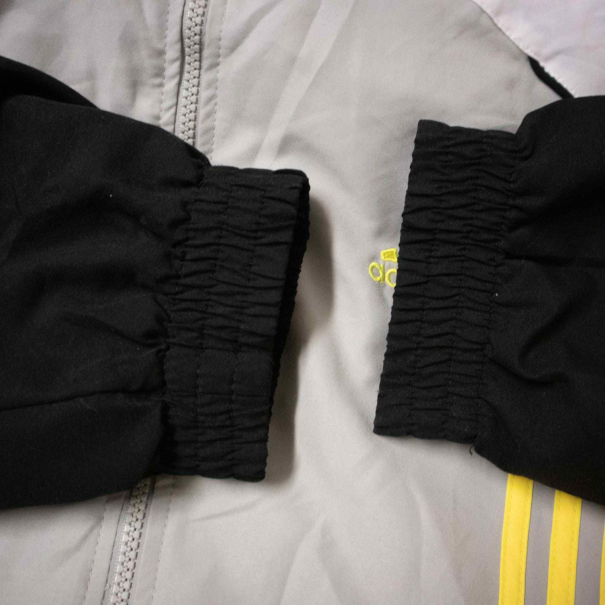 Adidas windbreaker - Size L