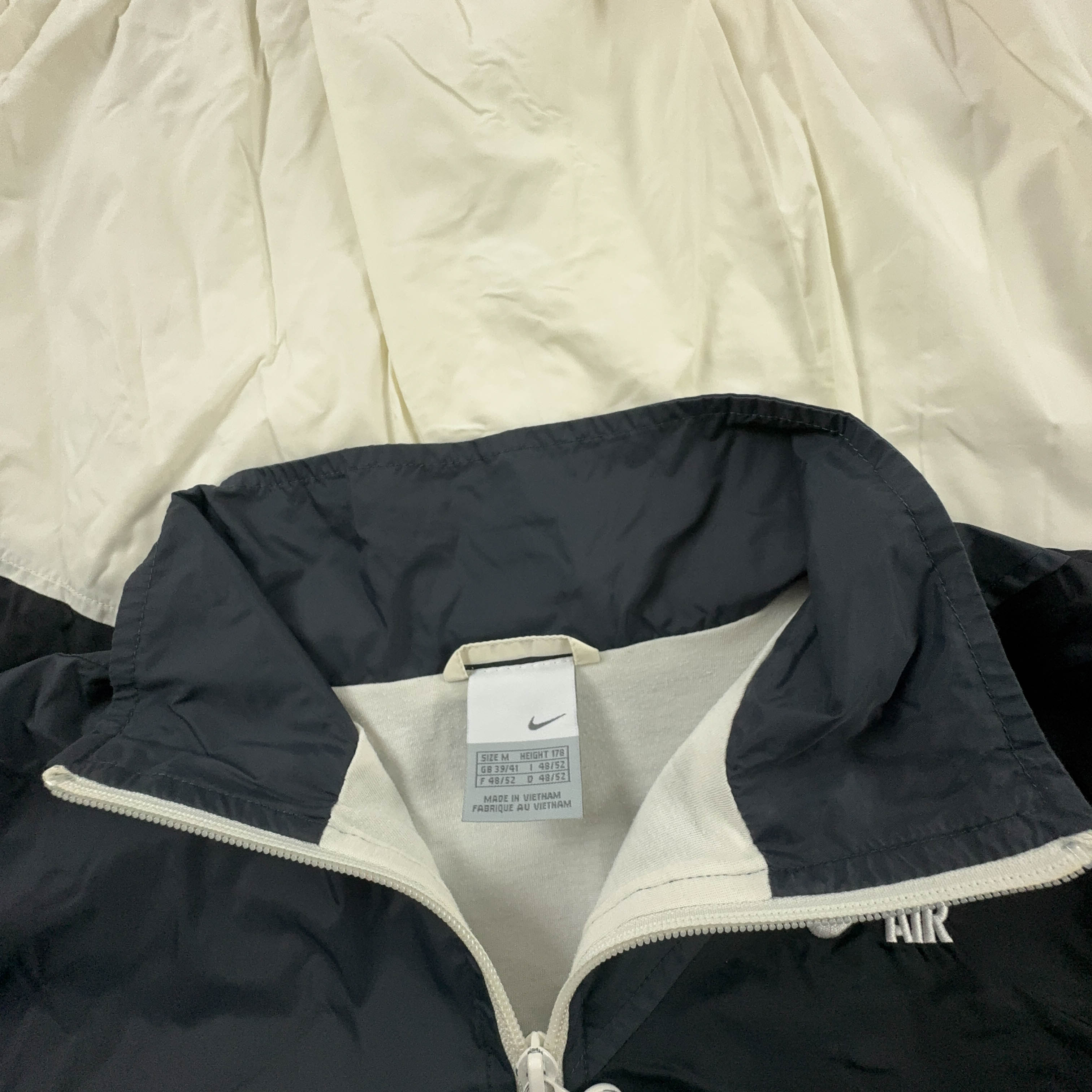 Giacca a vento Nike Vintage crema e nera con zip anni 00 - Taglia M uomo