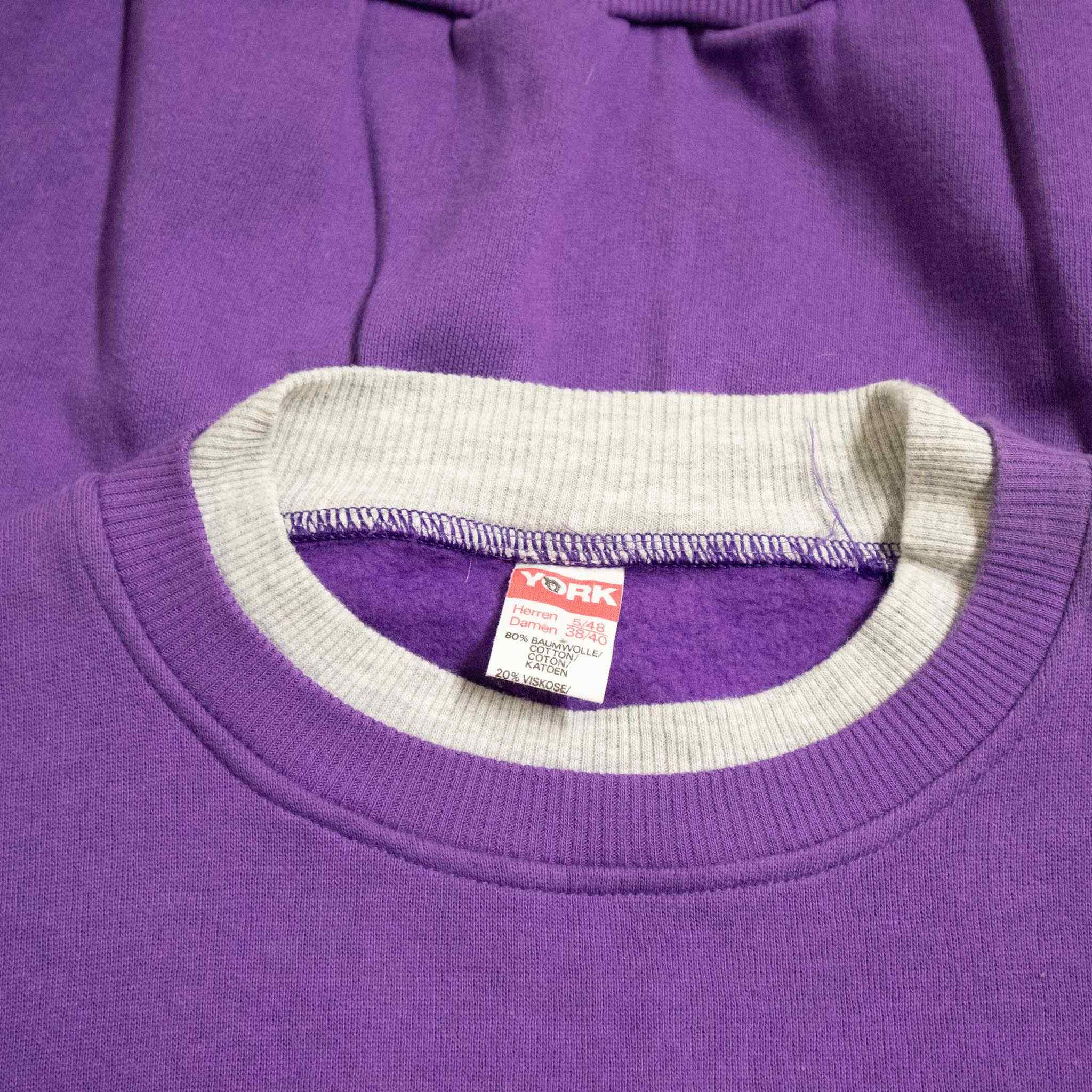 Vintage Sweatshirt - Size M