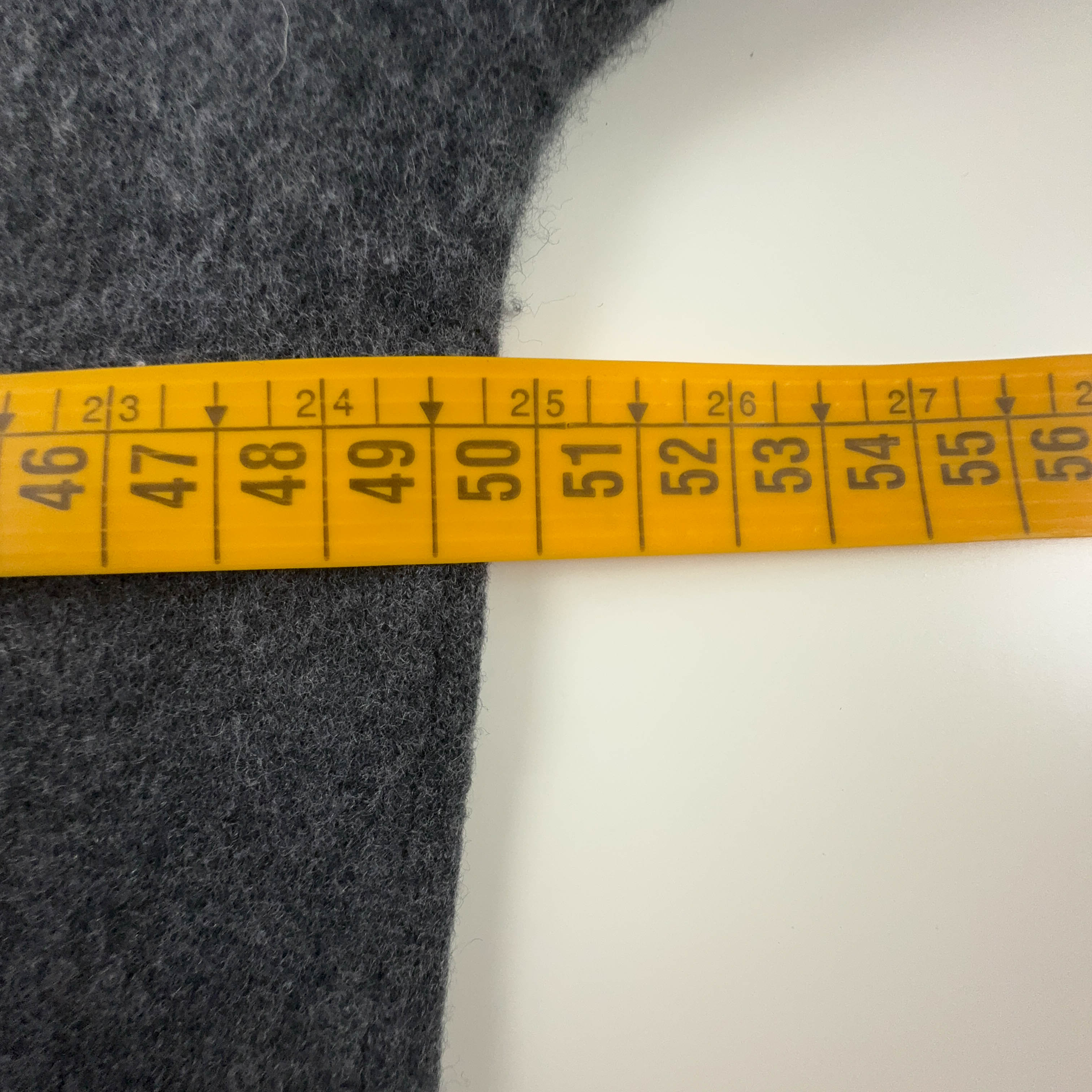 Maglione leggero Fred Perry grigio scuro con scollo a V in lana - Taglia XS uomo