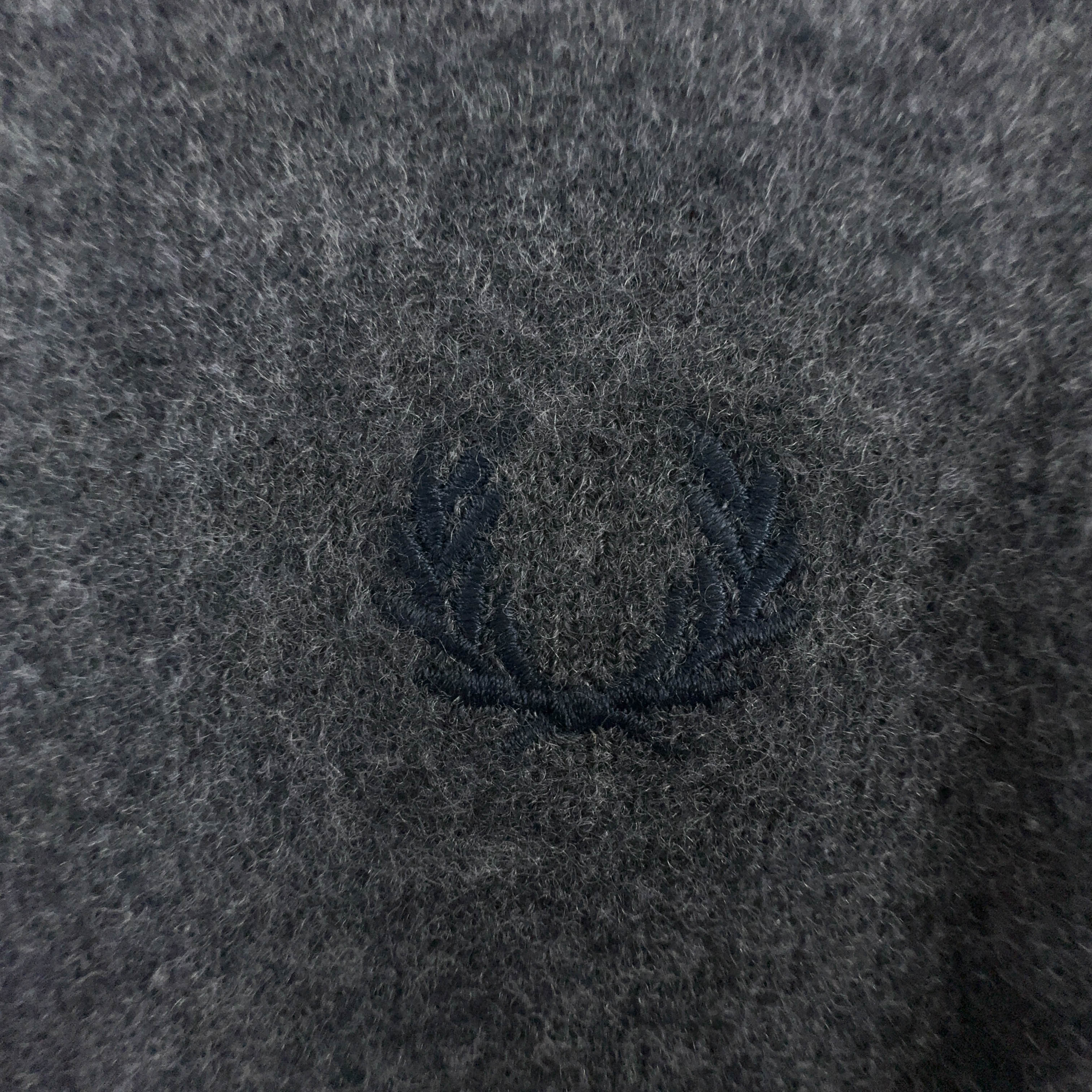 Maglione leggero Fred Perry grigio scuro con scollo a V in lana - Taglia XS uomo