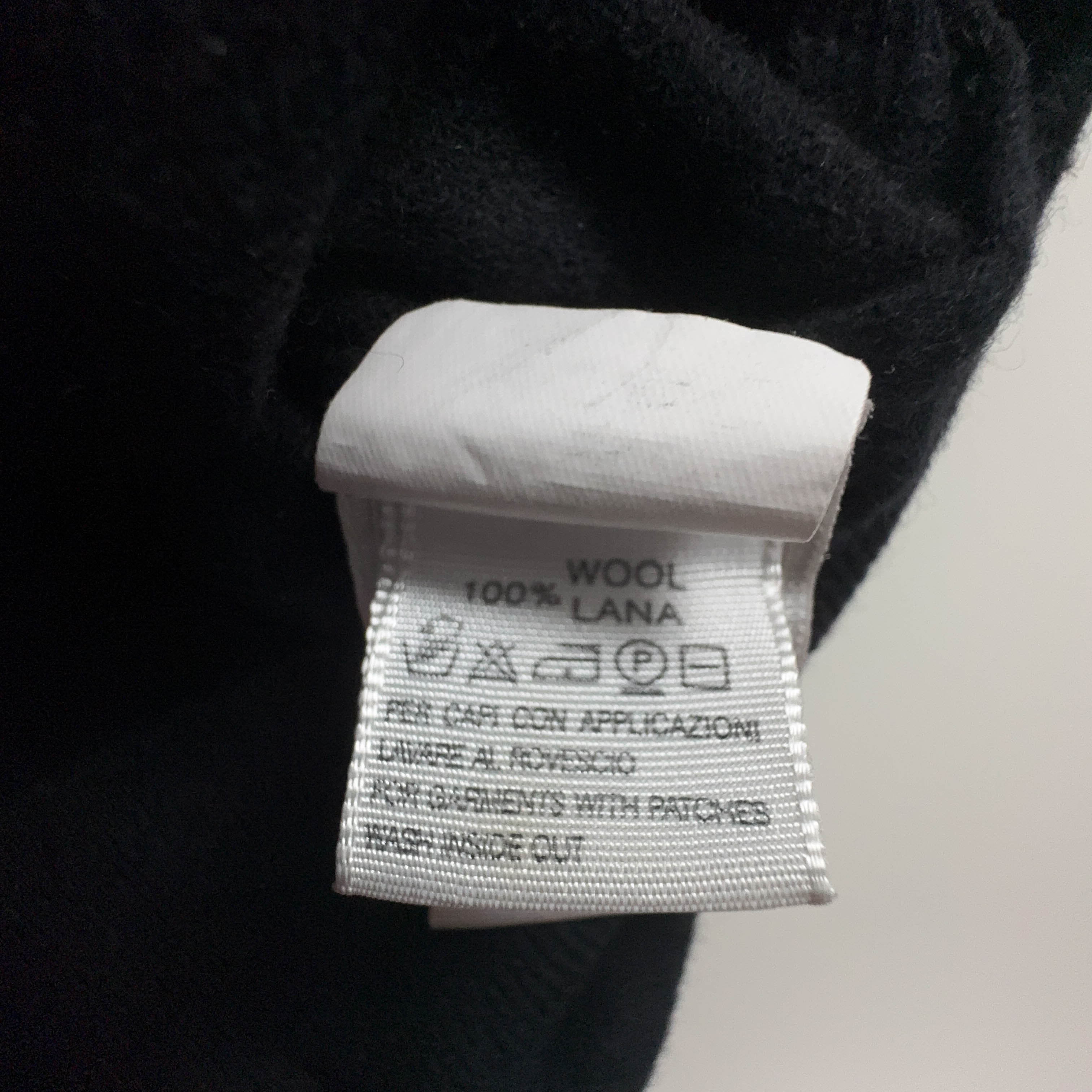 Maglione leggero Fred Perry nero con scollo a V 100% lana - Taglia XS/S uomo