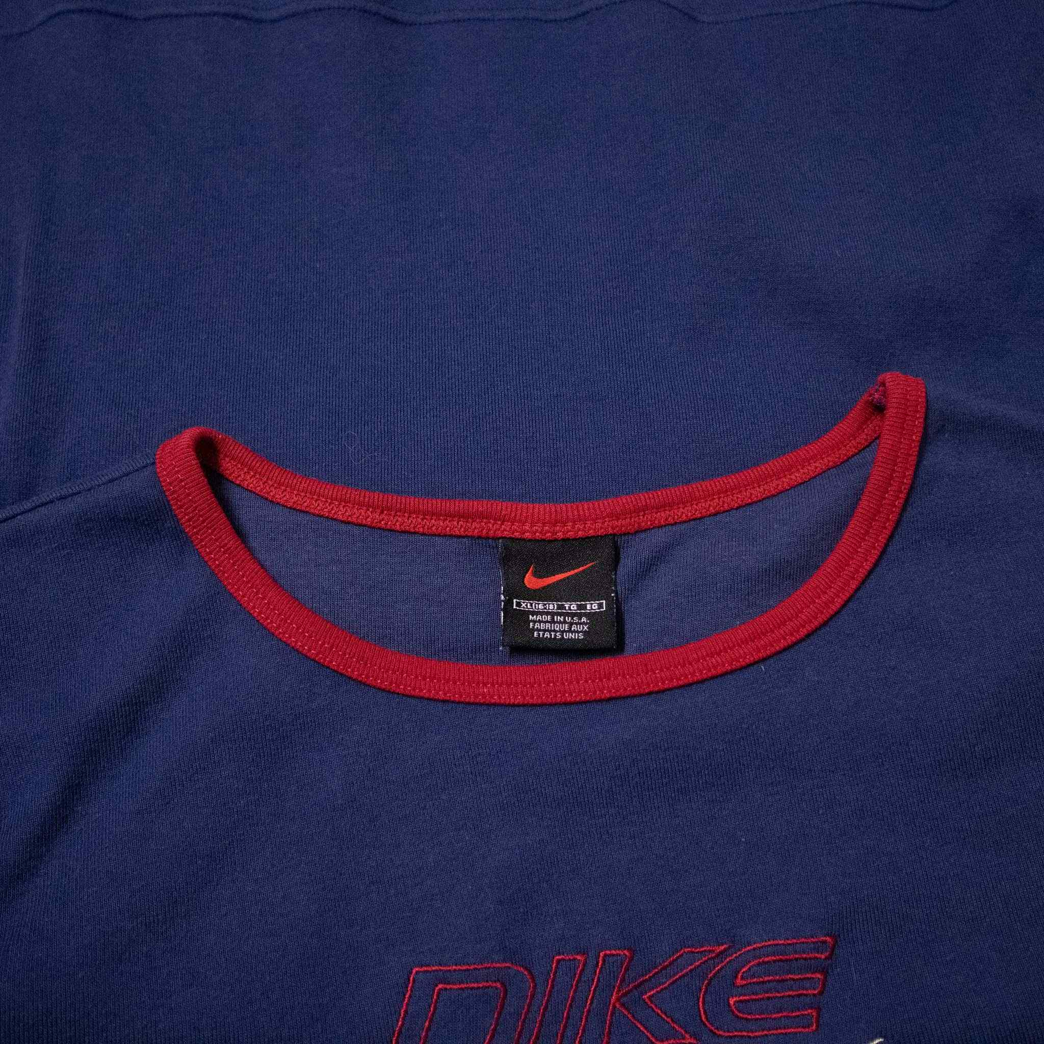 Nike T-Shirt - Size M