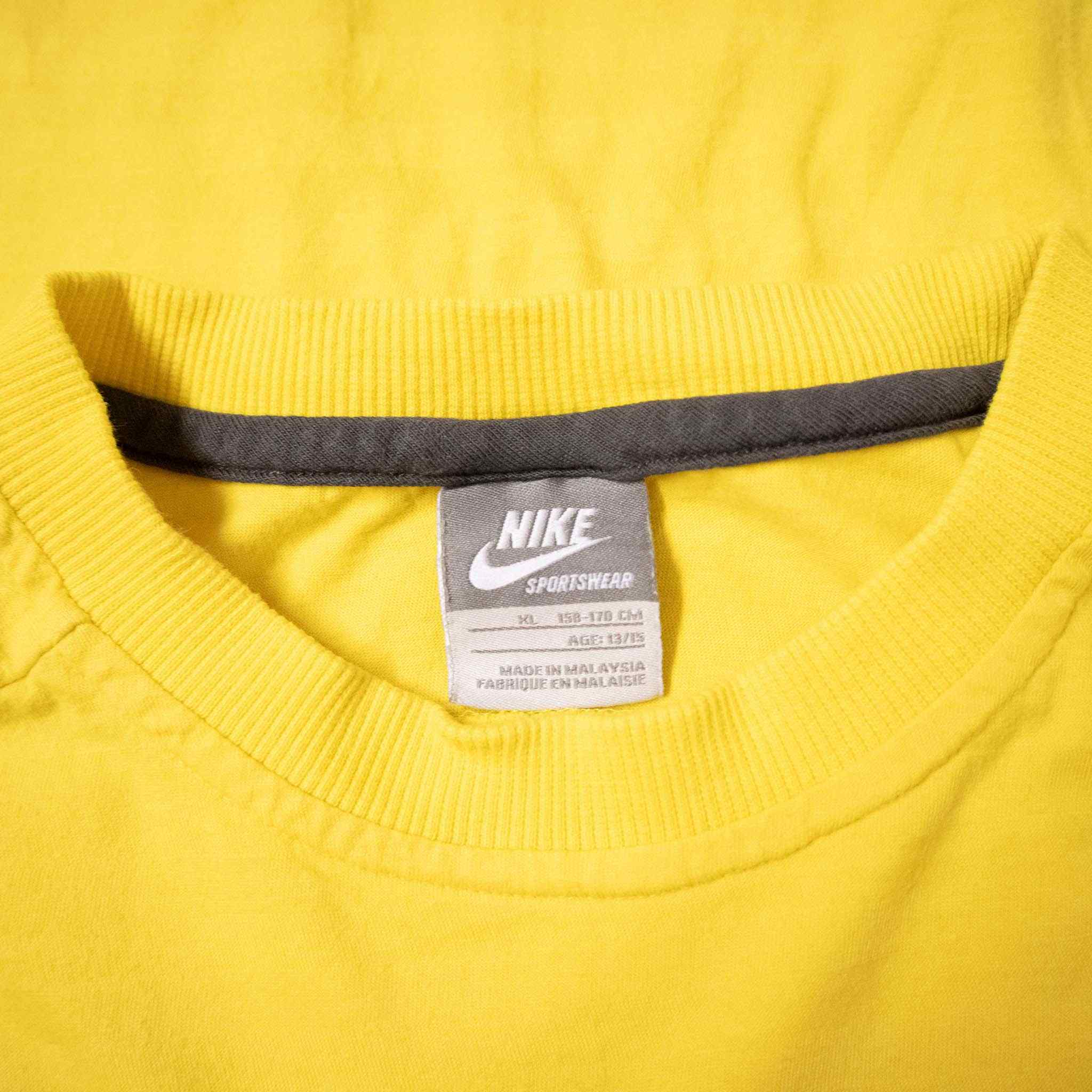 Nike Tee - Size XL