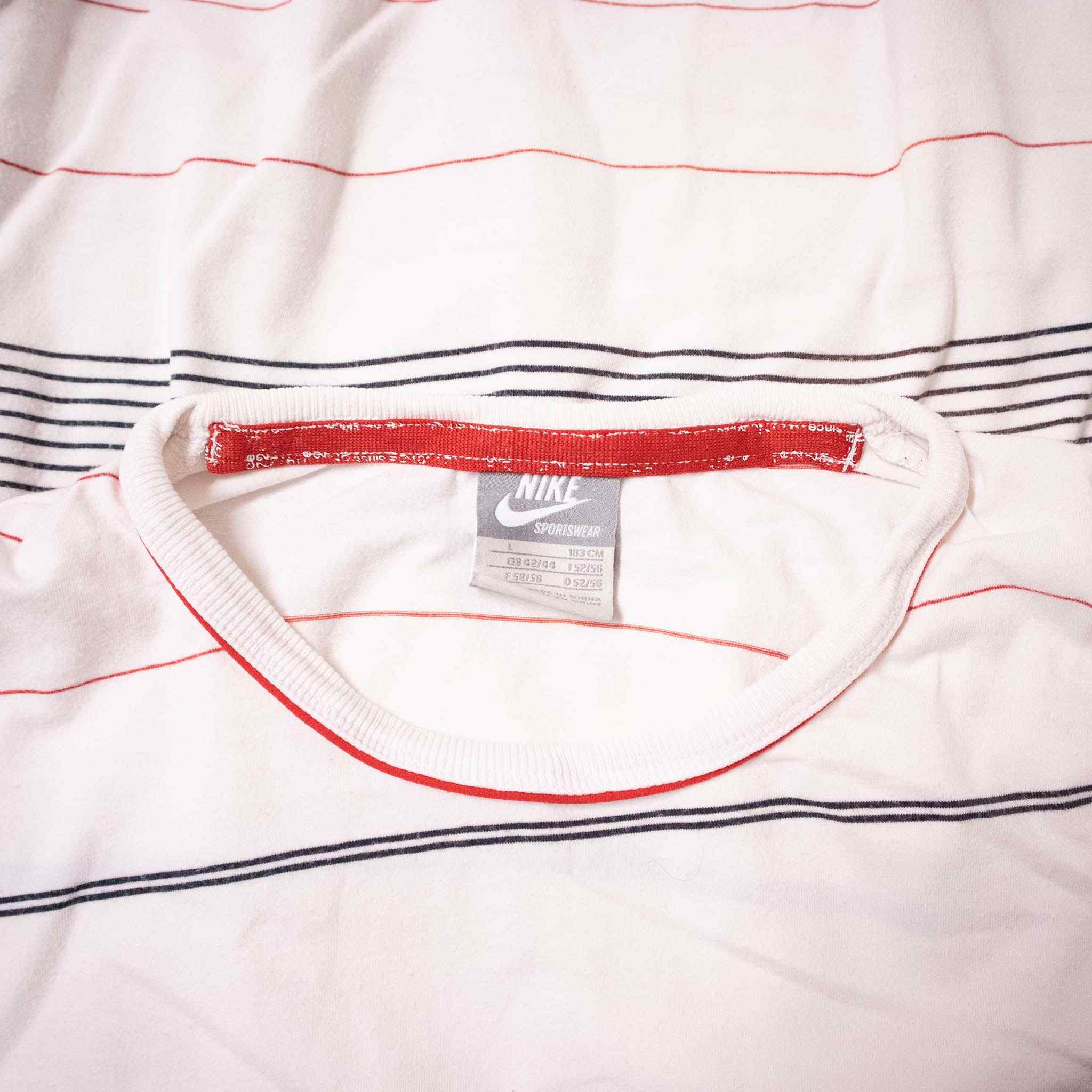 Nike T-Shirt - Size L